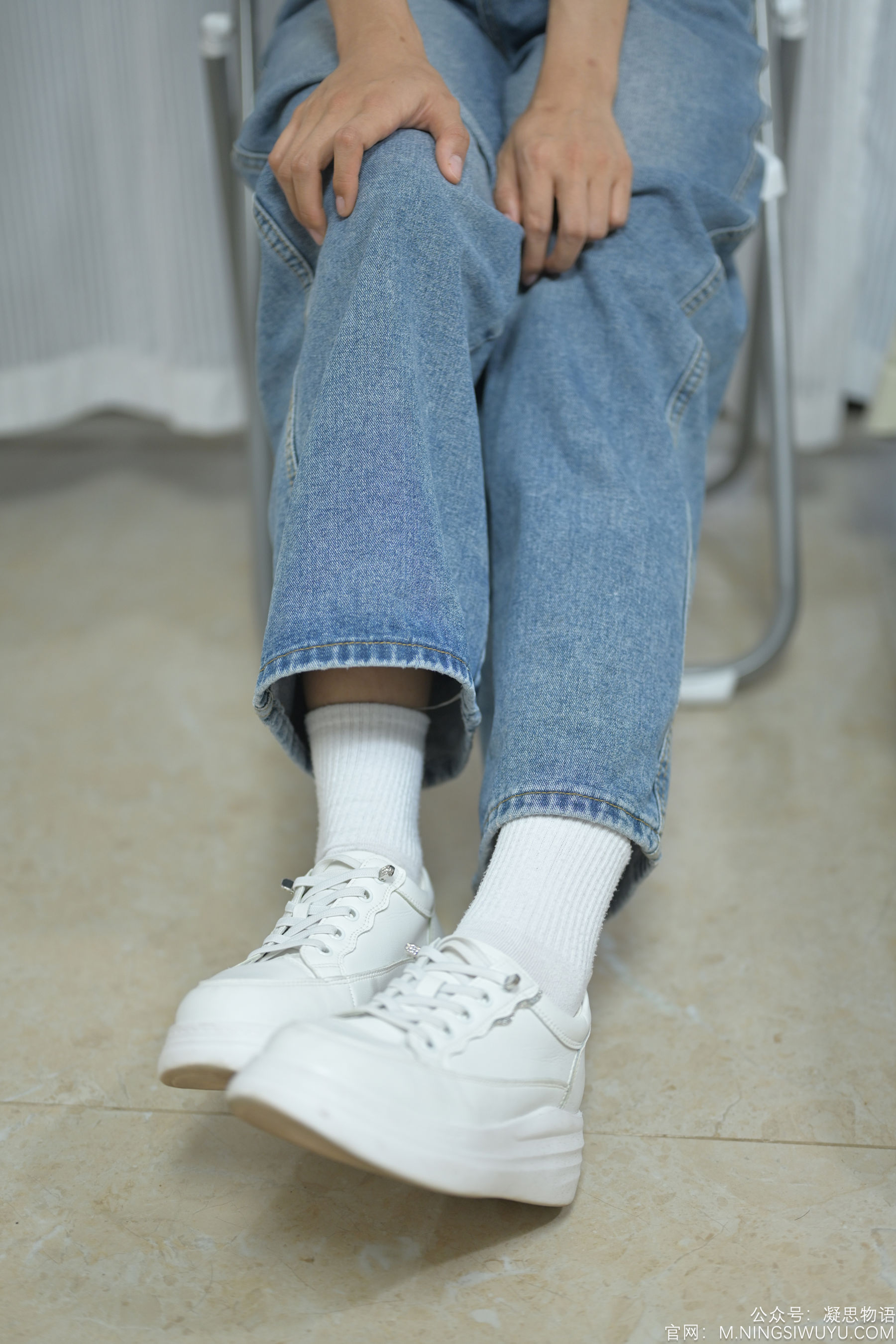 凝思摄影 No.002 木木 - T恤、短白袜、平底鞋/(140P)