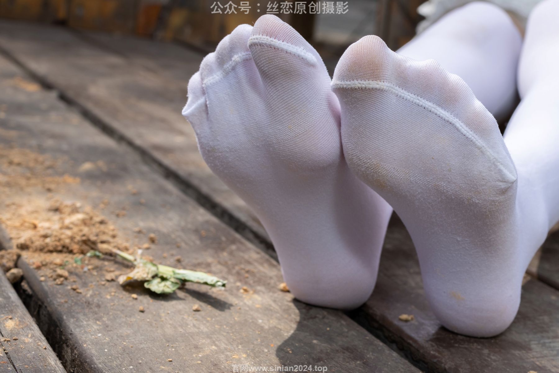 丝恋摄影 No.007 小梦 - 白色JK 超短裙 白色丝袜 黑色皮鞋/(285P)