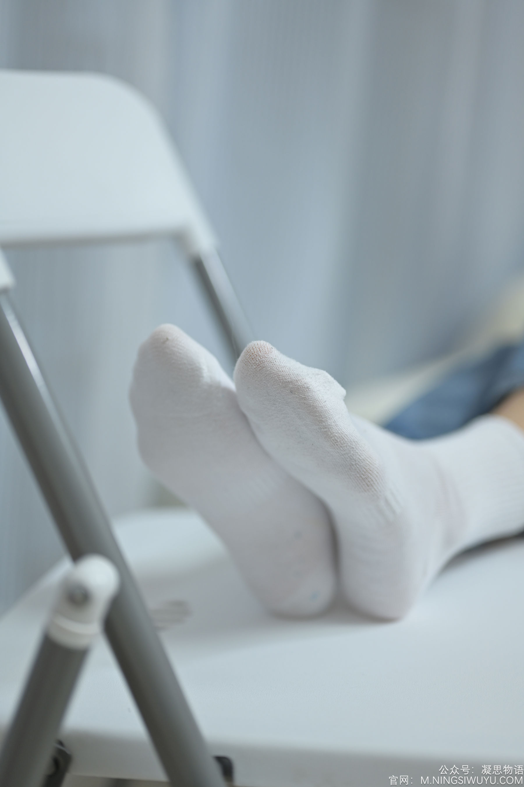 凝思摄影 No.002 木木 - T恤、短白袜、平底鞋/(140P)