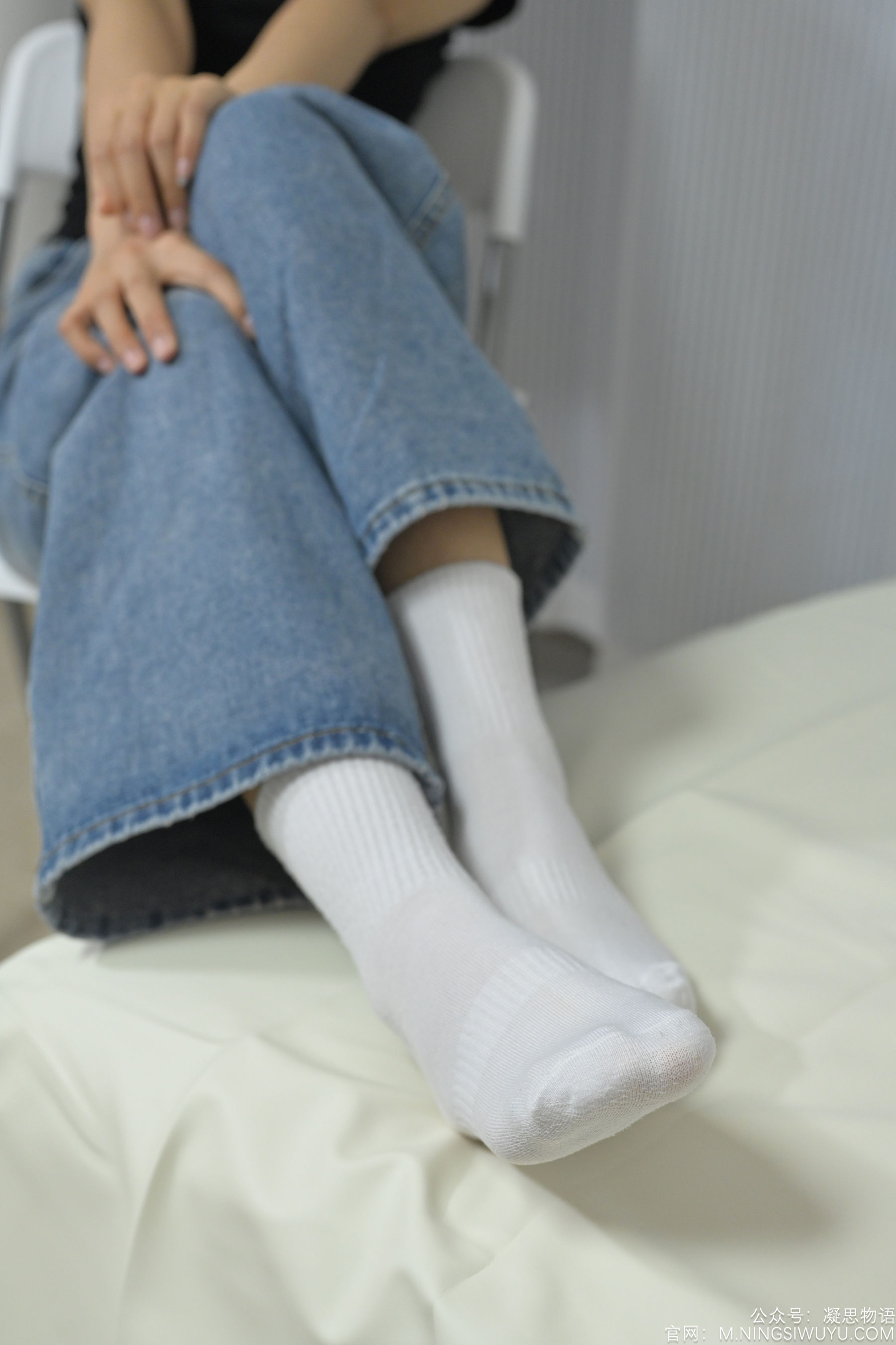 凝思摄影 No.002 木木 - T恤、短白袜、平底鞋/(140P)