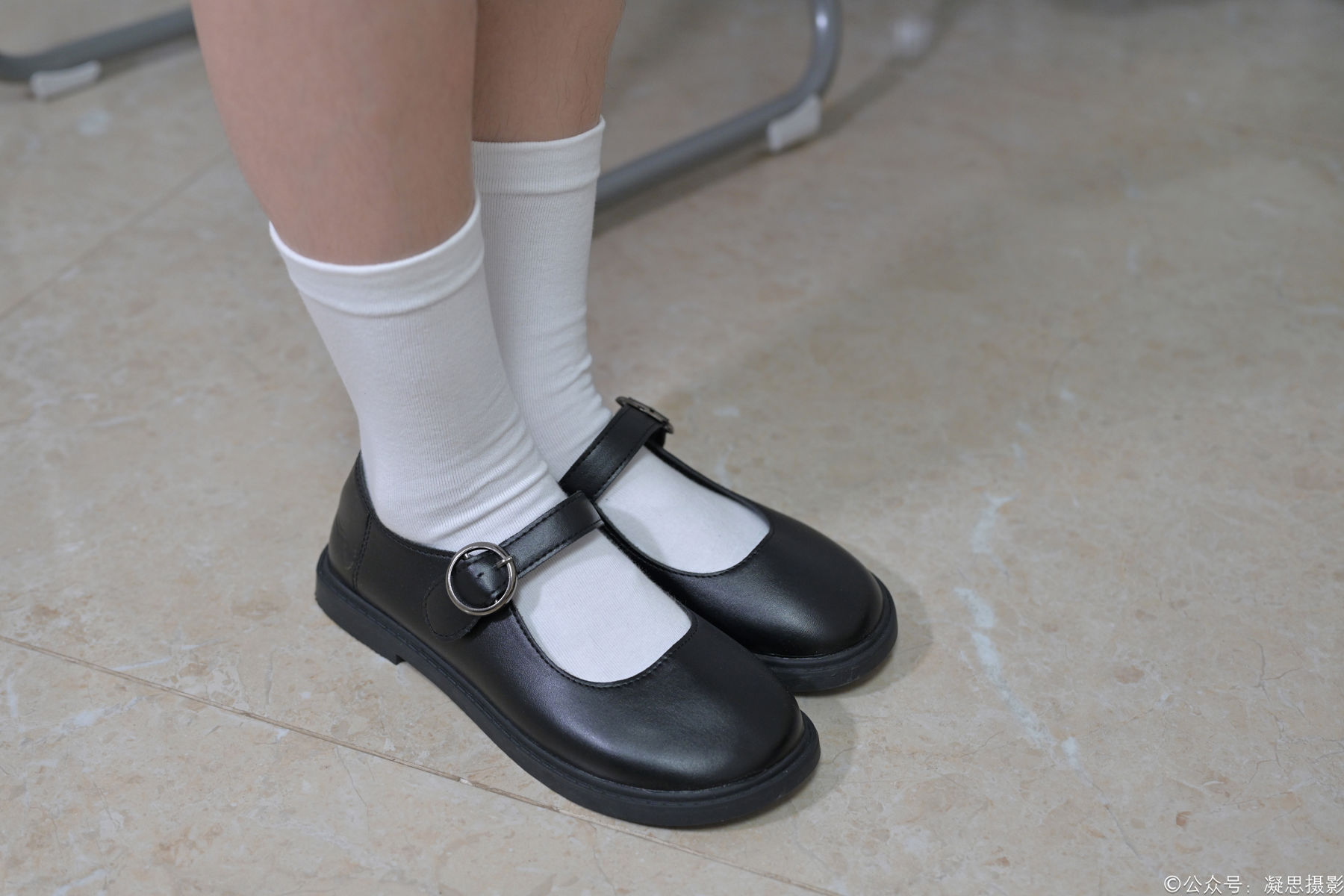 凝思摄影 No.008 铃铃 - 短裙、短白袜、小皮鞋/(158P)