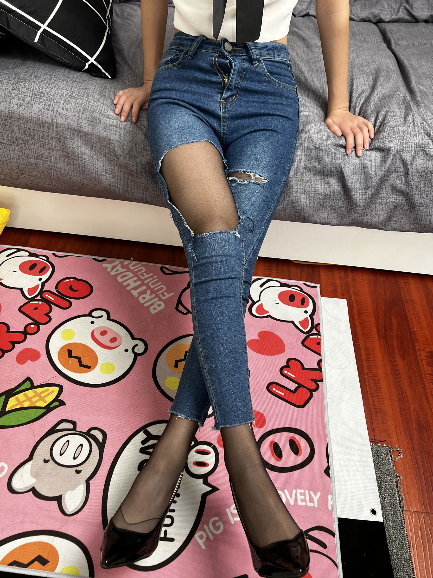 三禾摄影 No.024 牛仔裤里丝 帆布鞋 高跟/(201P)