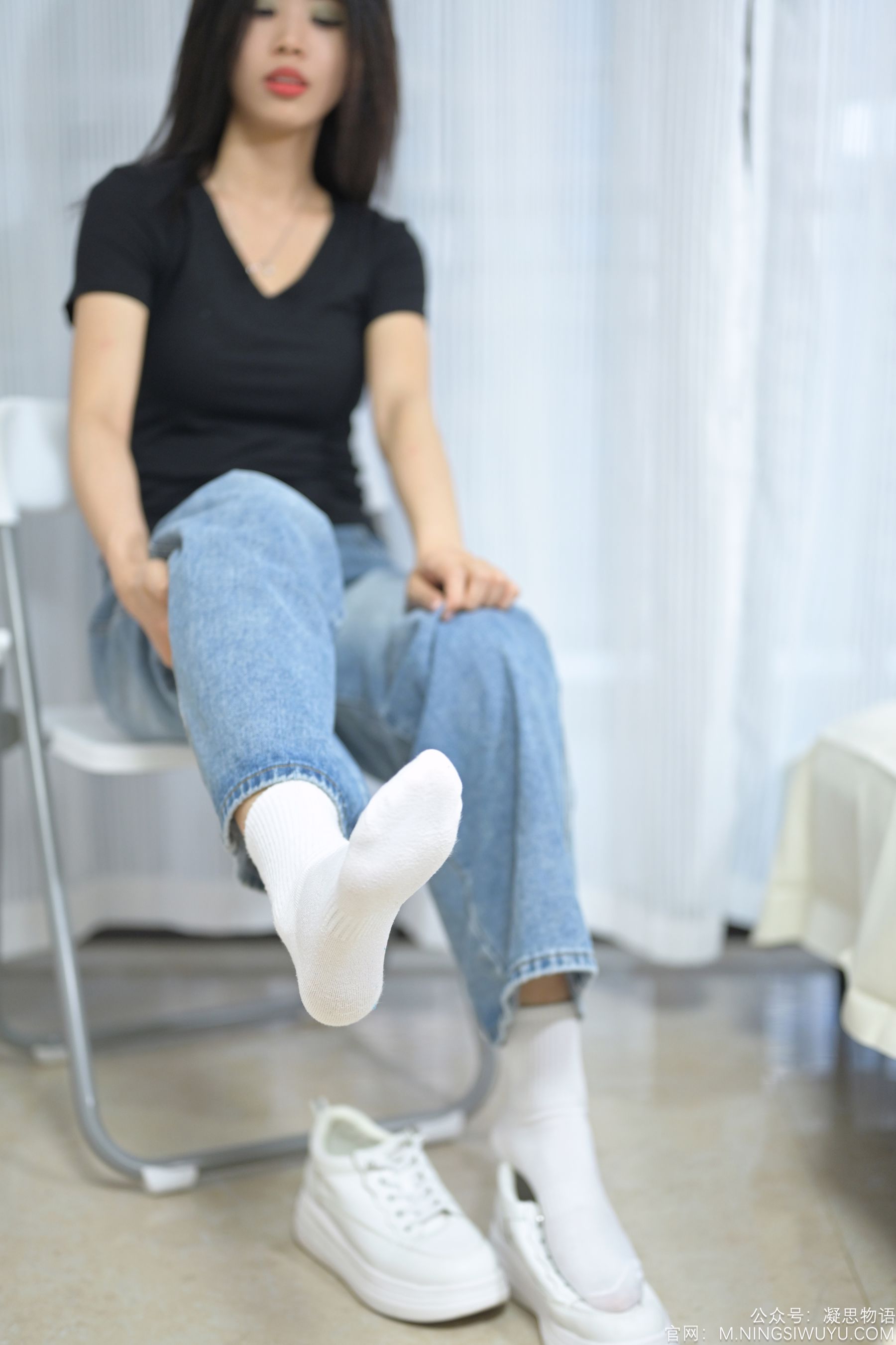 凝思摄影 No.002 木木 - T恤、短白袜、平底鞋/(140P)