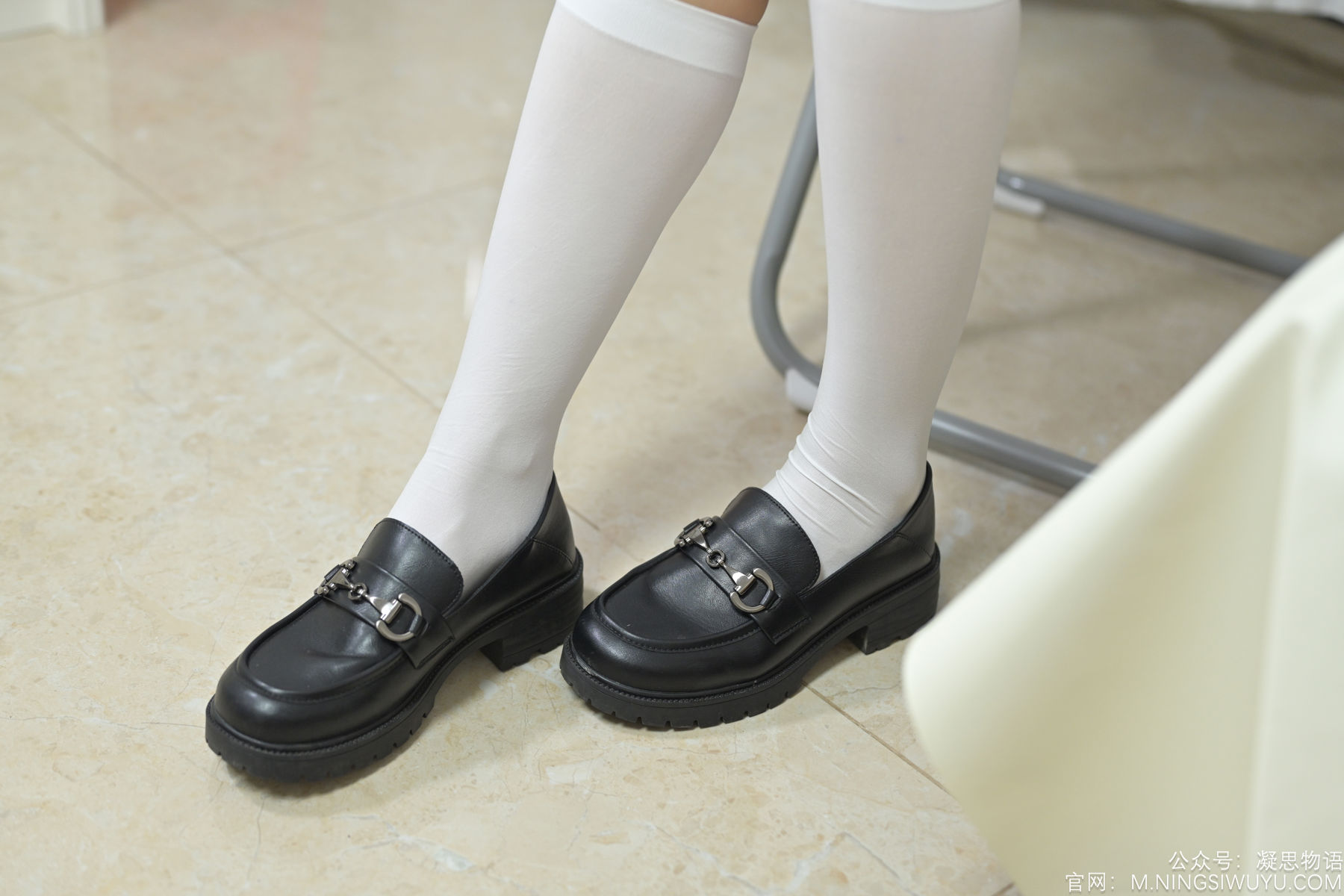 凝思摄影 No.006 木木 - 连衣裙、小腿袜、小皮鞋/(131P)