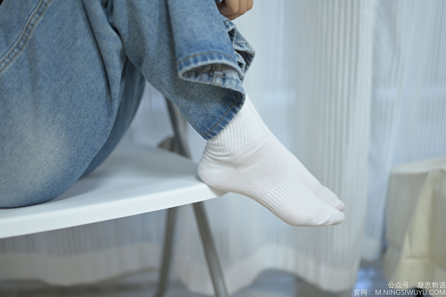 凝思摄影 No.002 木木 - T恤、短白袜、平底鞋/(140P)