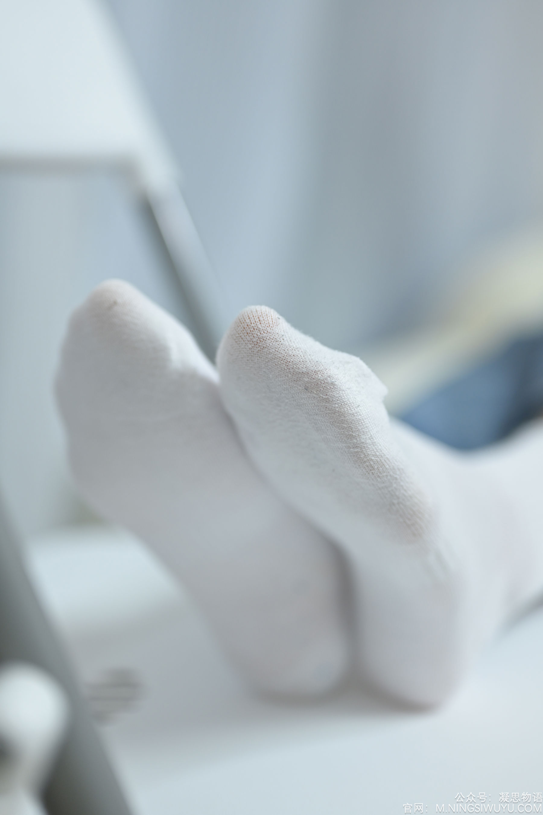 凝思摄影 No.002 木木 - T恤、短白袜、平底鞋/(140P)