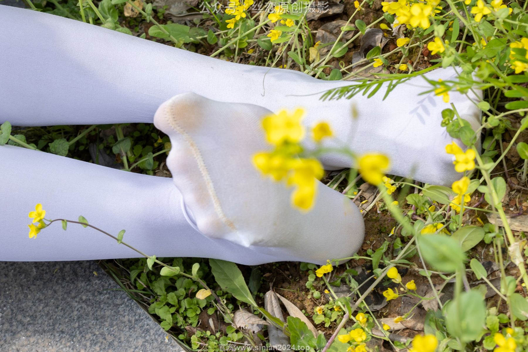 丝恋摄影 No.007 小梦 - 白色JK 超短裙 白色丝袜 黑色皮鞋/(285P)