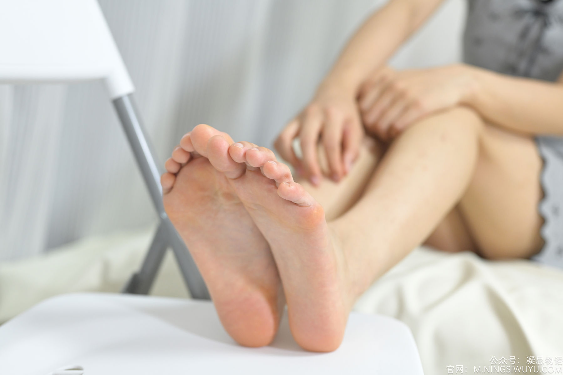 凝思摄影 No.006 木木 - 连衣裙、小腿袜、小皮鞋/(131P)