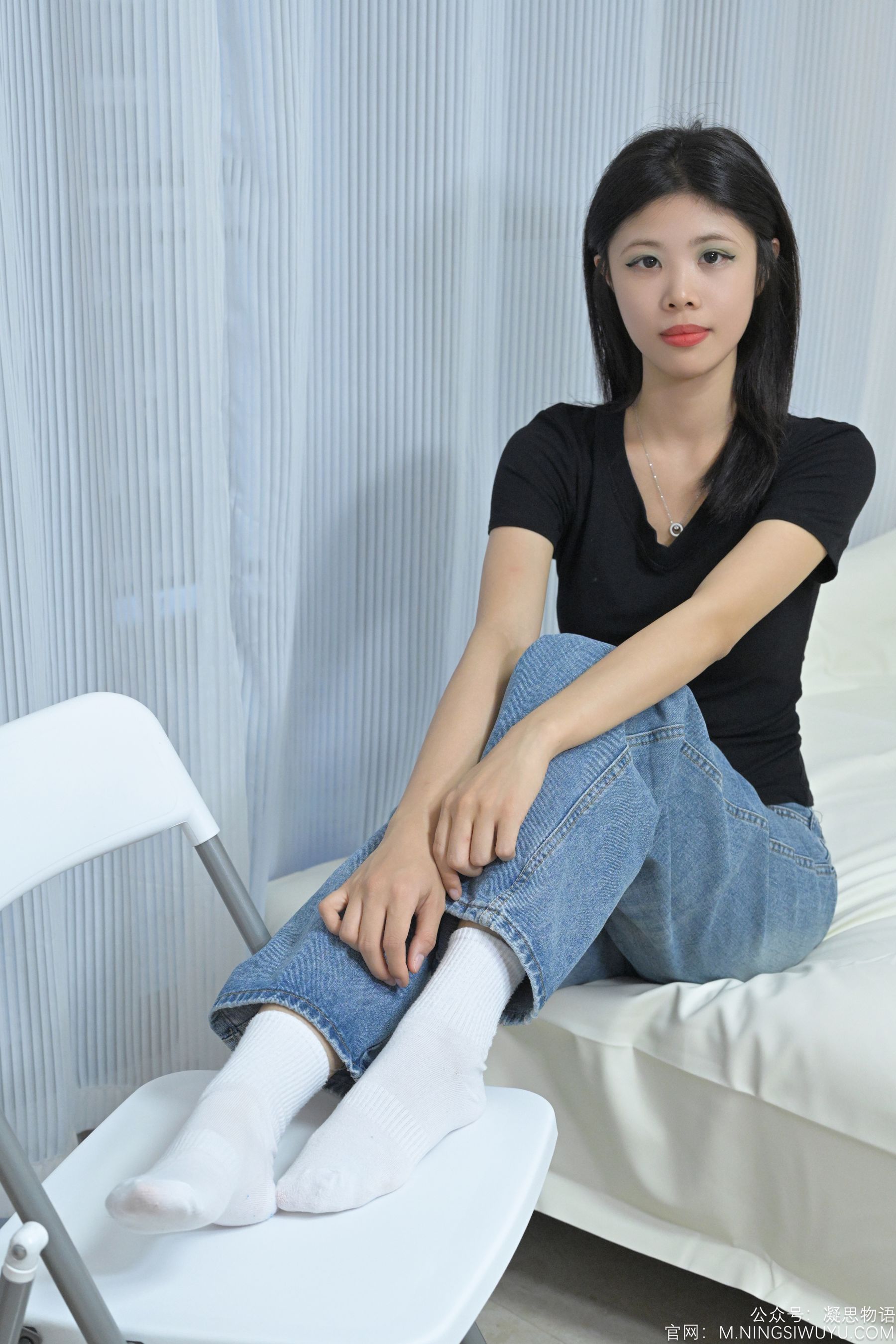 凝思摄影 No.002 木木 - T恤、短白袜、平底鞋/(140P)