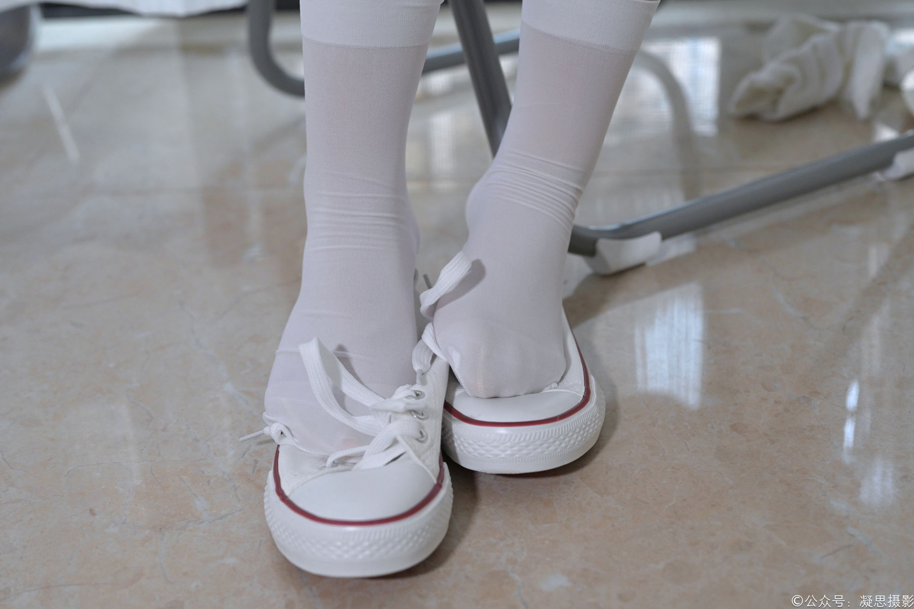 凝思摄影 No.009 琦琦 - 校服、短白丝、连裤肉丝、帆布鞋/(136P)