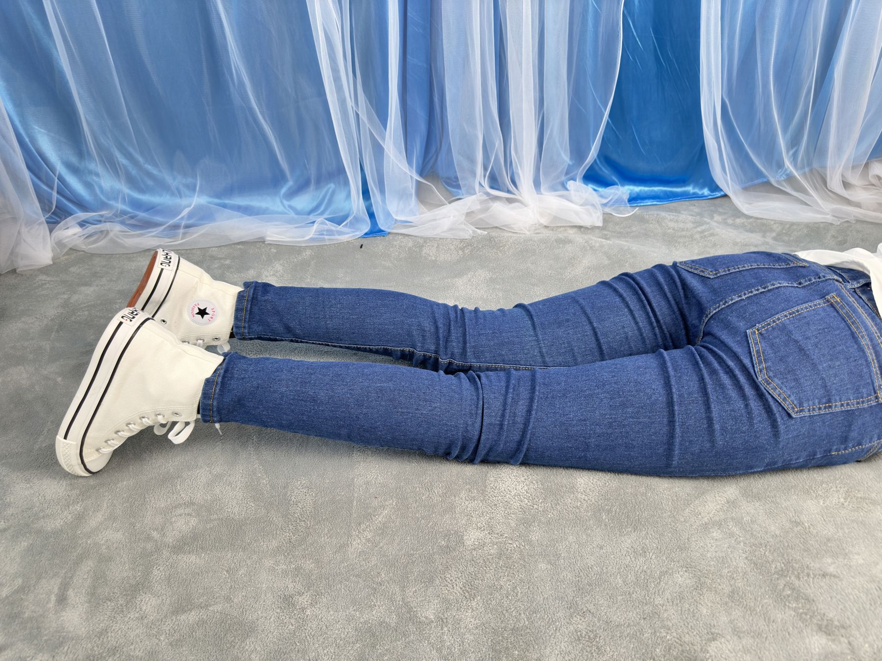 三禾摄影 No.024 牛仔裤里丝 帆布鞋 高跟/(201P)