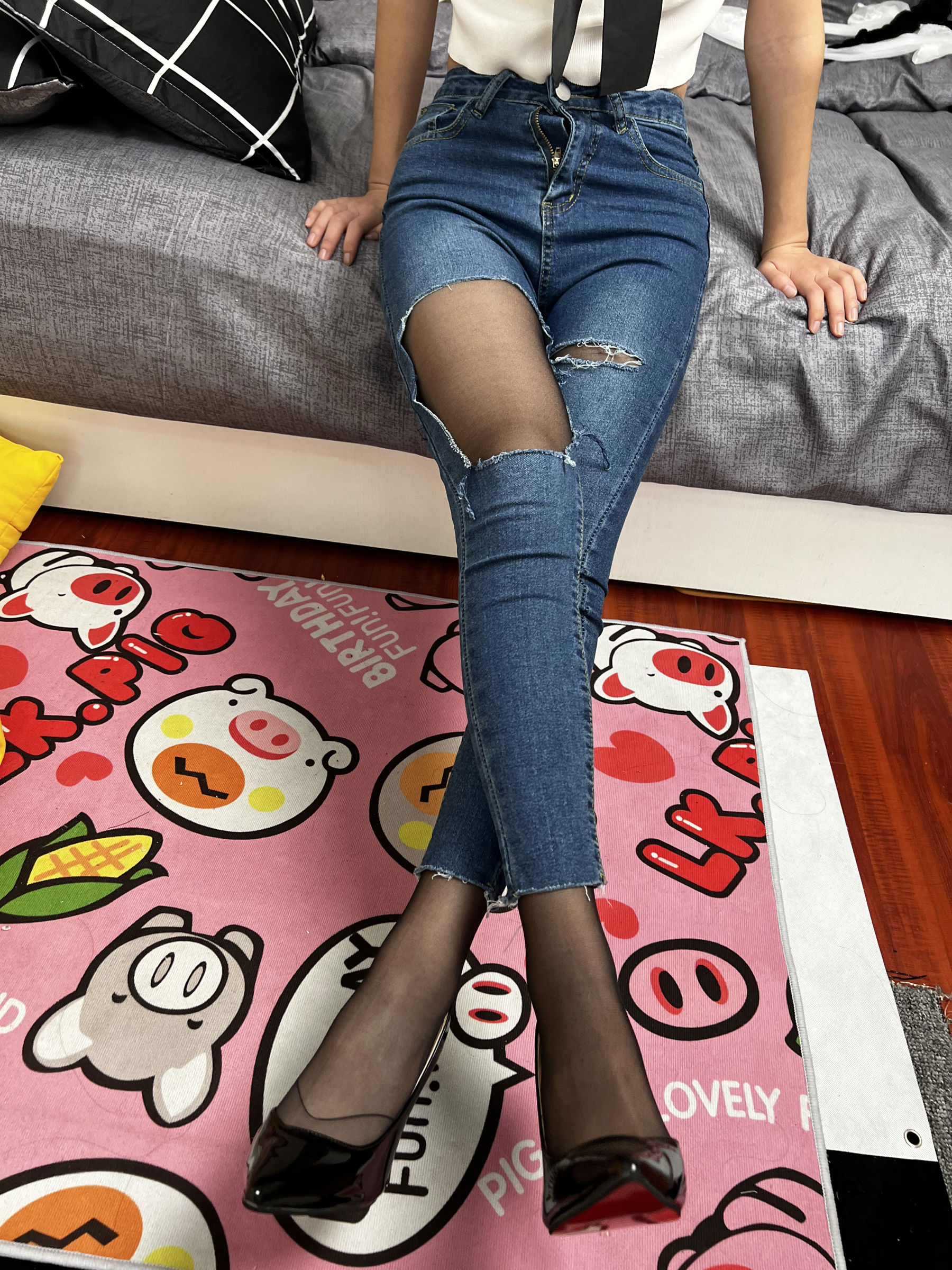 三禾摄影 No.024 牛仔裤里丝 帆布鞋 高跟/(201P)