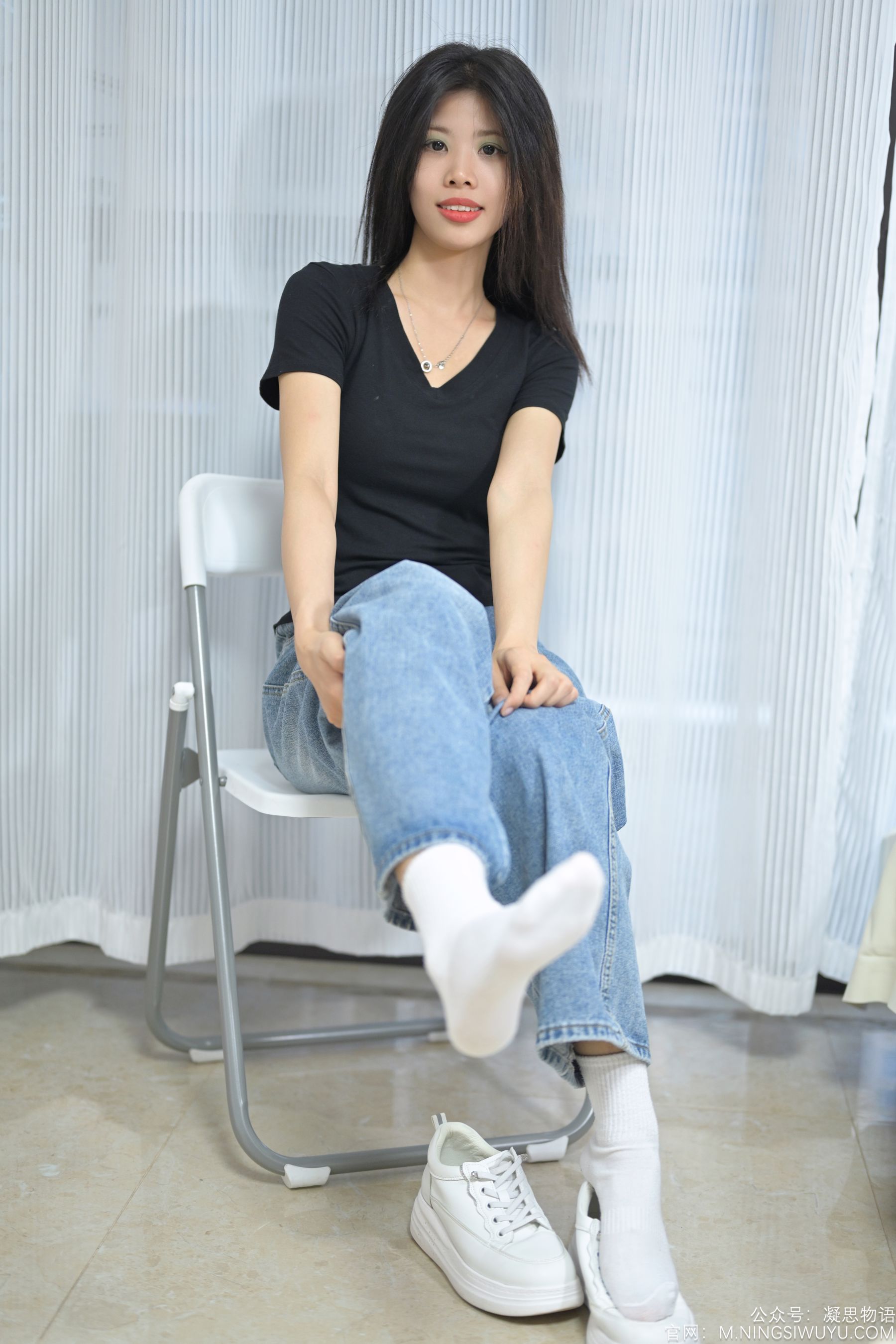 凝思摄影 No.002 木木 - T恤、短白袜、平底鞋/(140P)