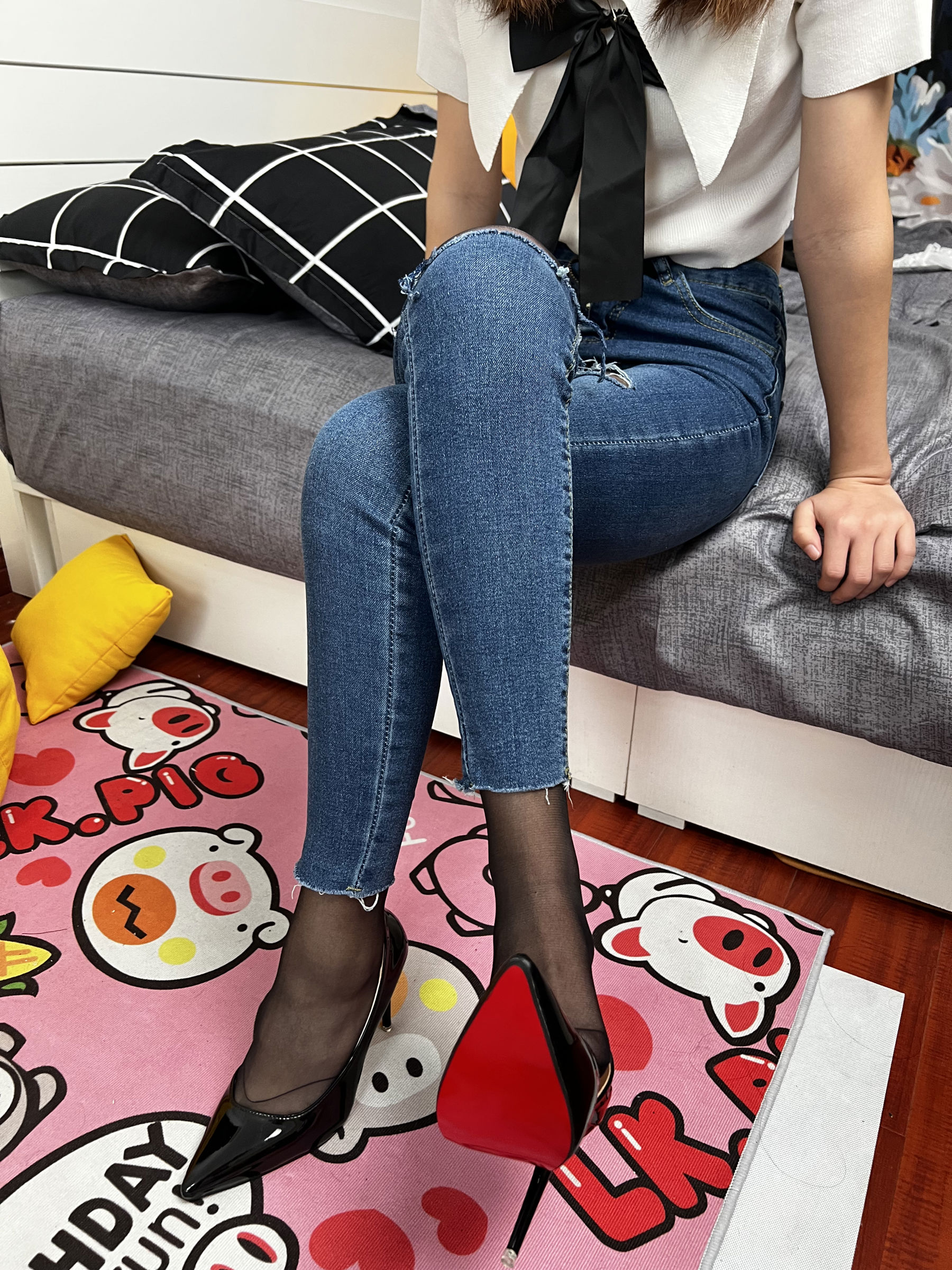 三禾摄影 No.024 牛仔裤里丝 帆布鞋 高跟/(201P)