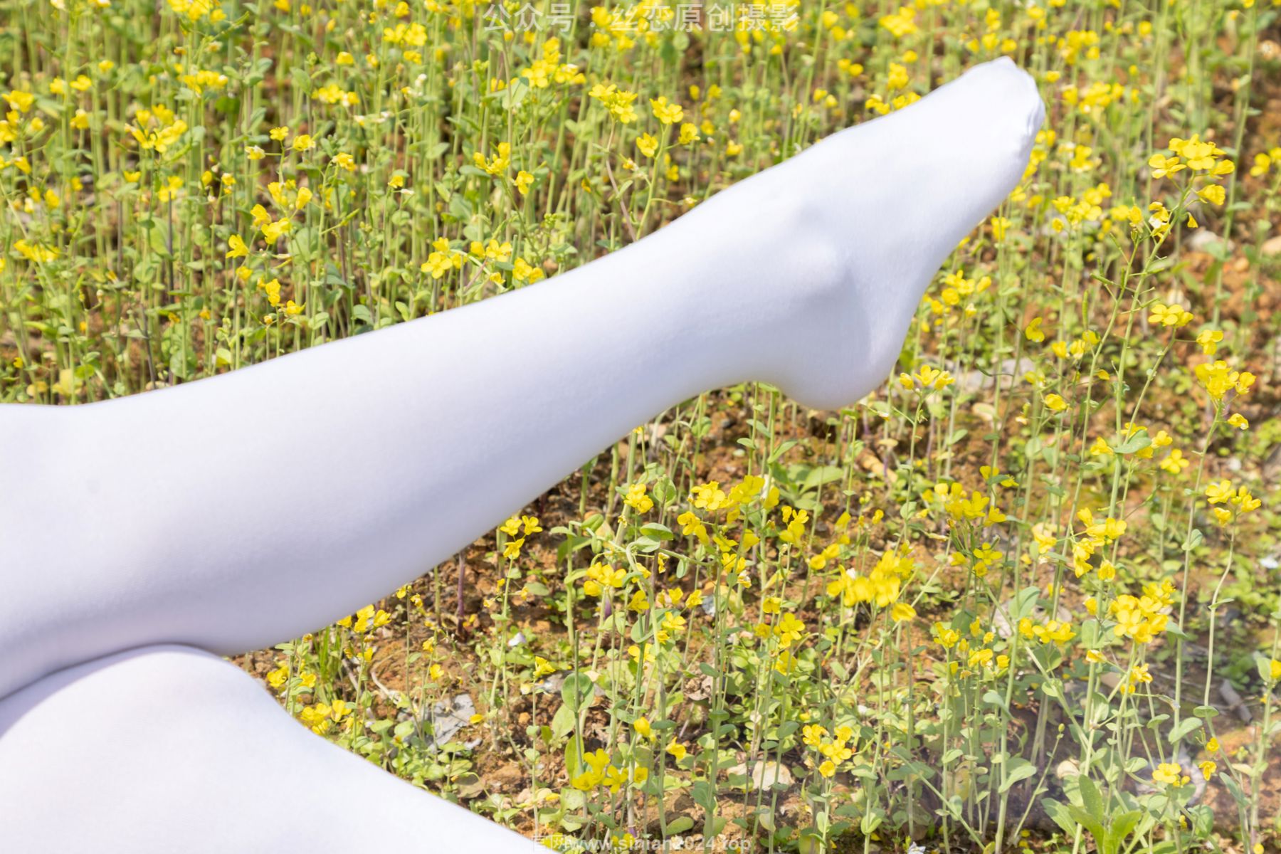 丝恋摄影 No.007 小梦 - 白色JK 超短裙 白色丝袜 黑色皮鞋/(285P)