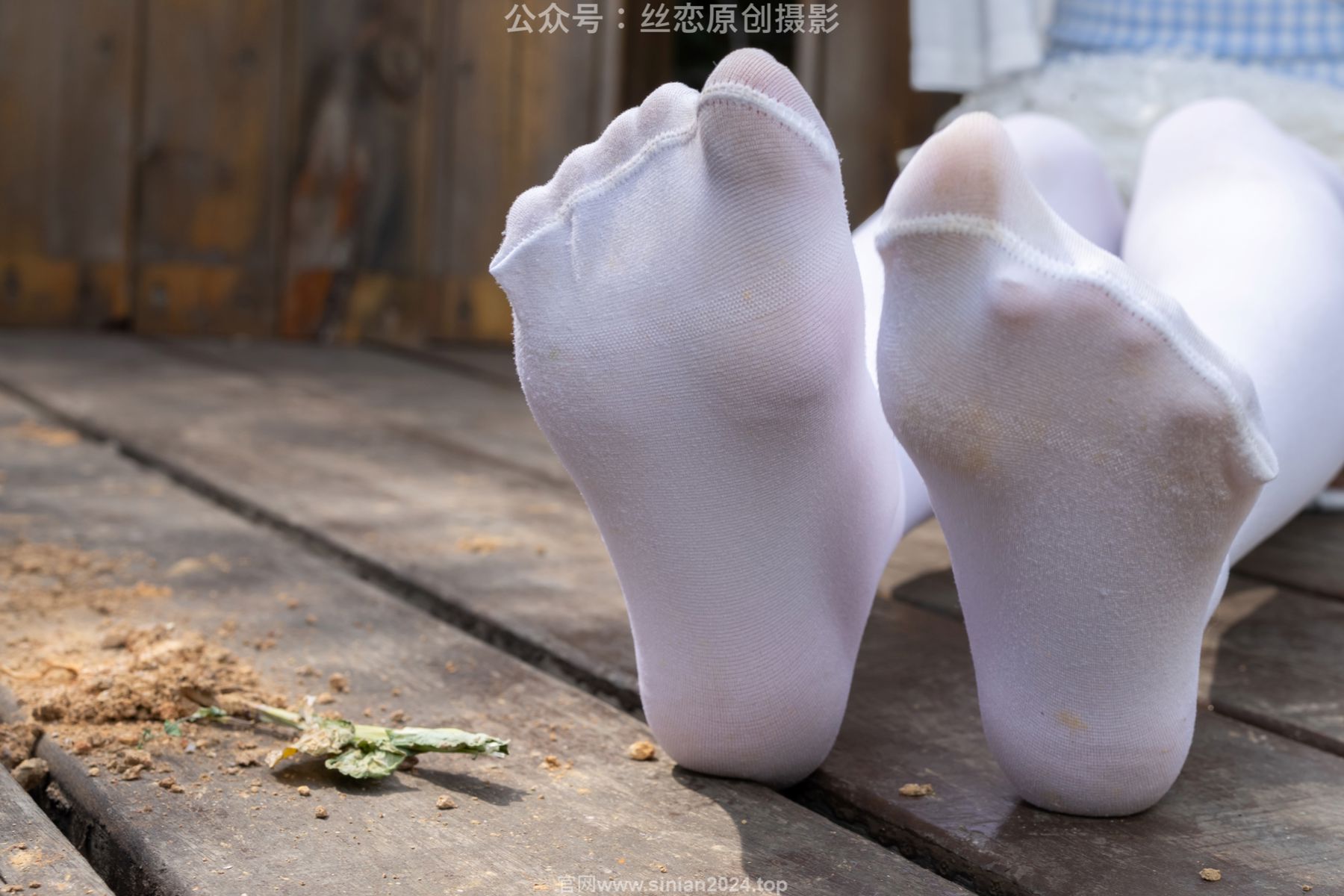 丝恋摄影 No.007 小梦 - 白色JK 超短裙 白色丝袜 黑色皮鞋/(285P)