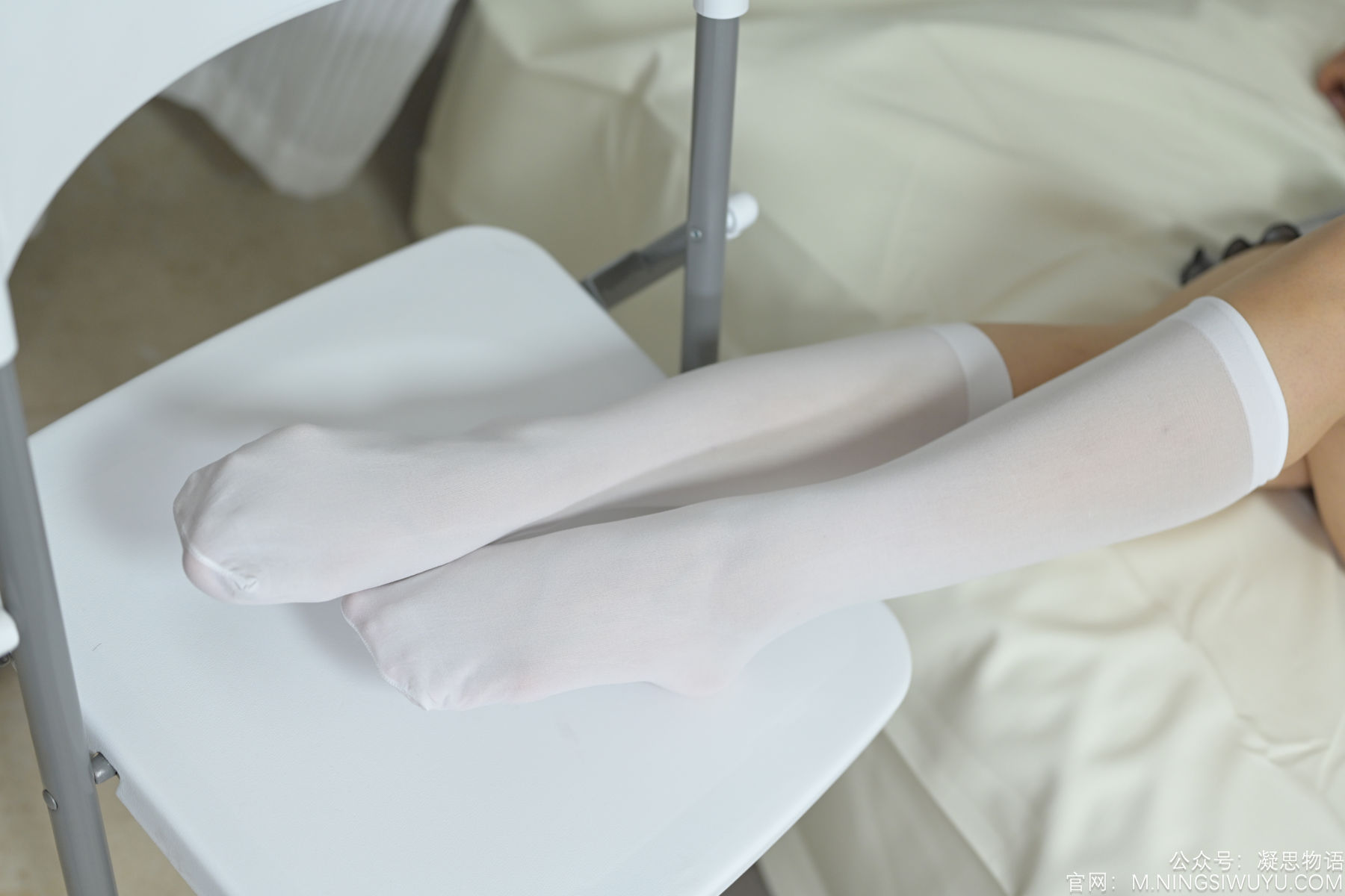 凝思摄影 No.006 木木 - 连衣裙、小腿袜、小皮鞋/(131P)