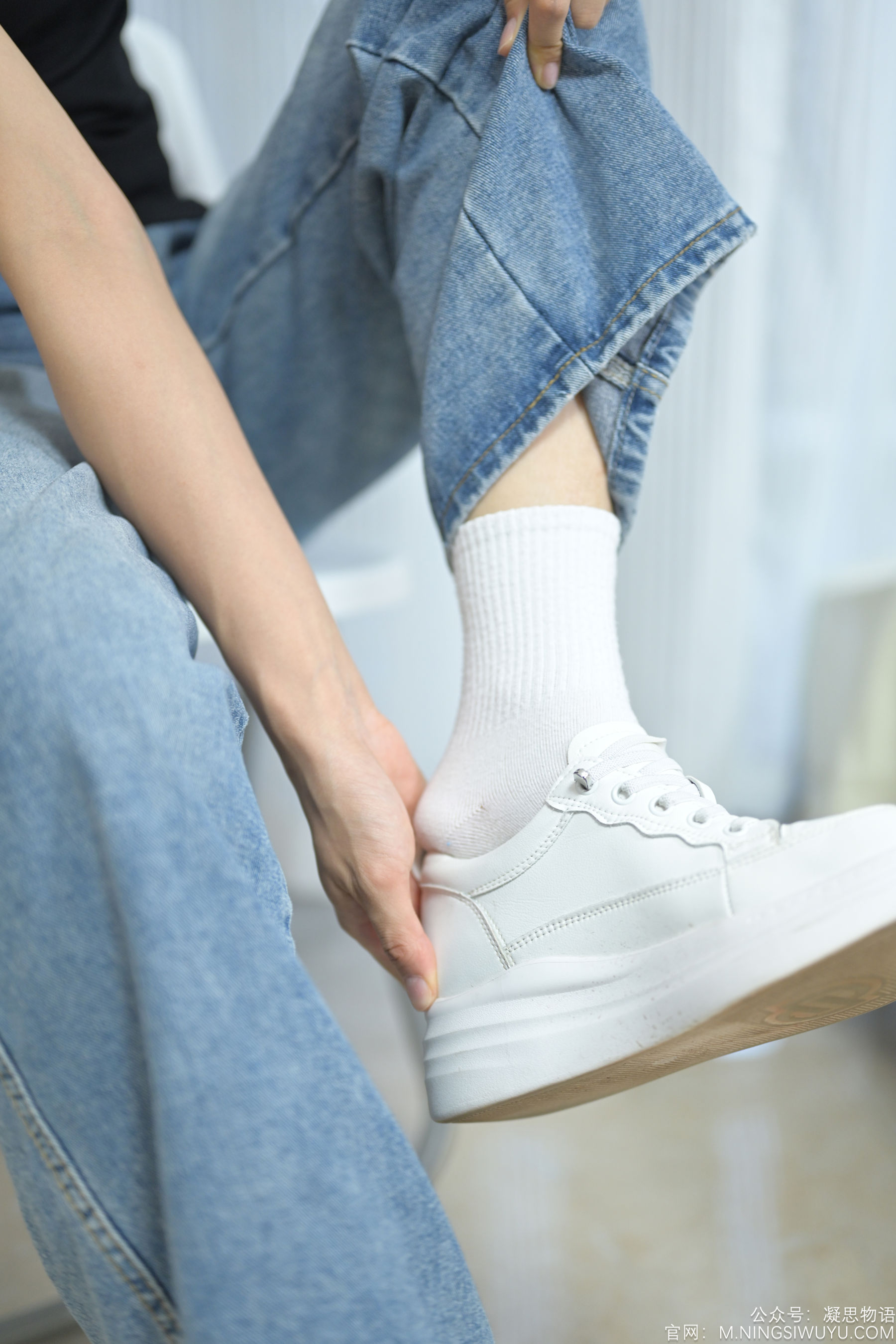 凝思摄影 No.002 木木 - T恤、短白袜、平底鞋/(140P)