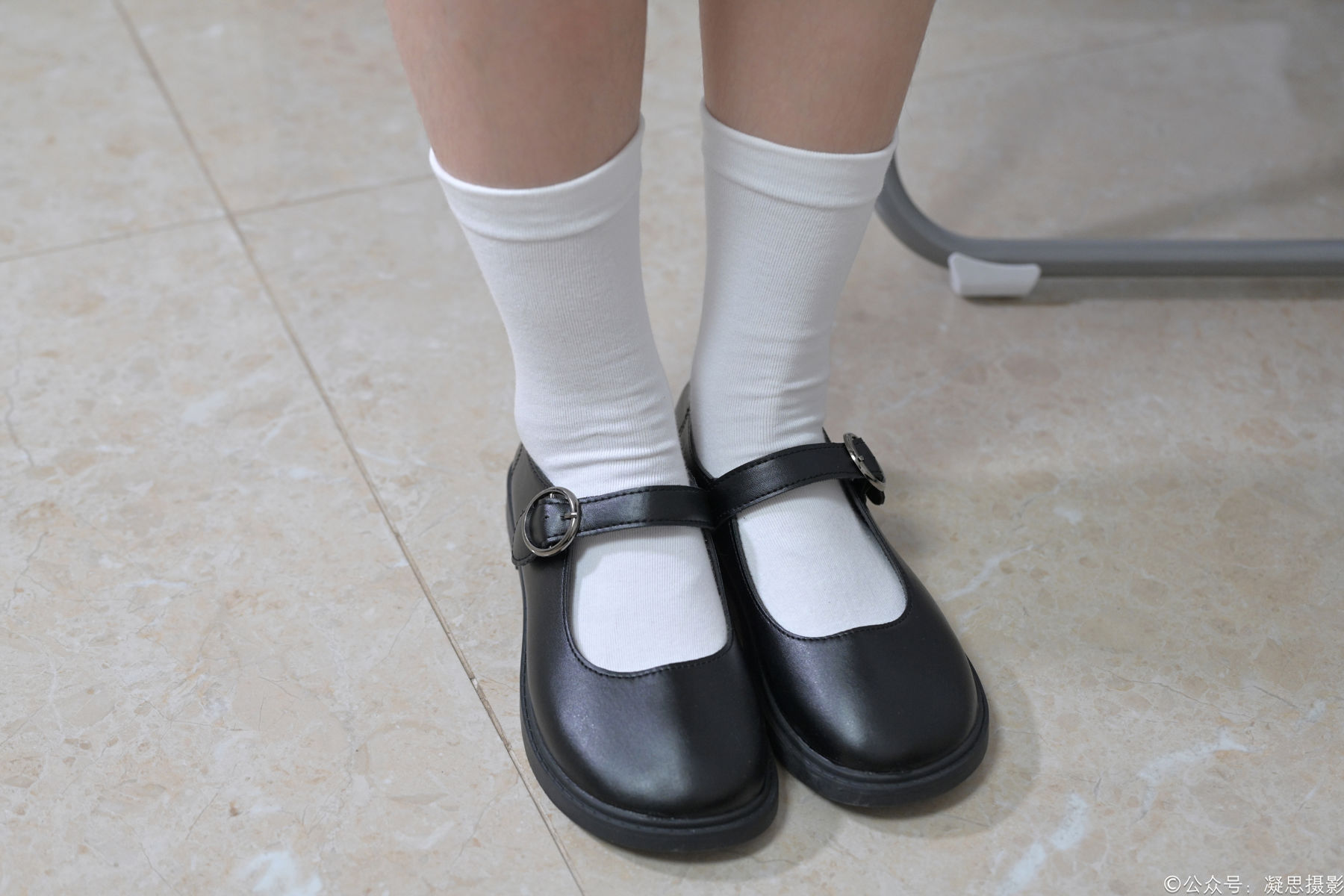 凝思摄影 No.008 铃铃 - 短裙、短白袜、小皮鞋/(158P)