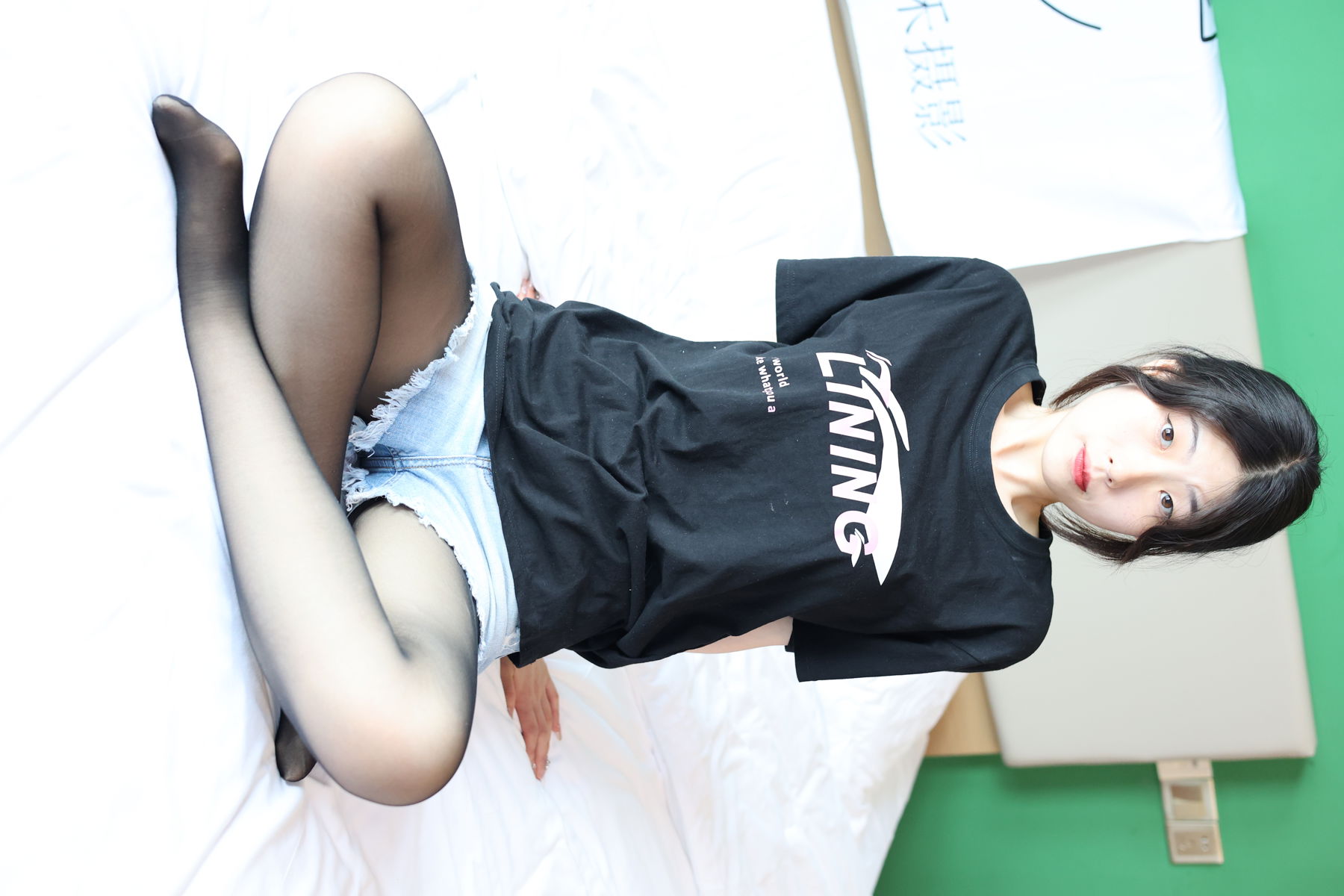 三禾摄影 No.017 牛仔短裤 黑丝 高跟/(251P)