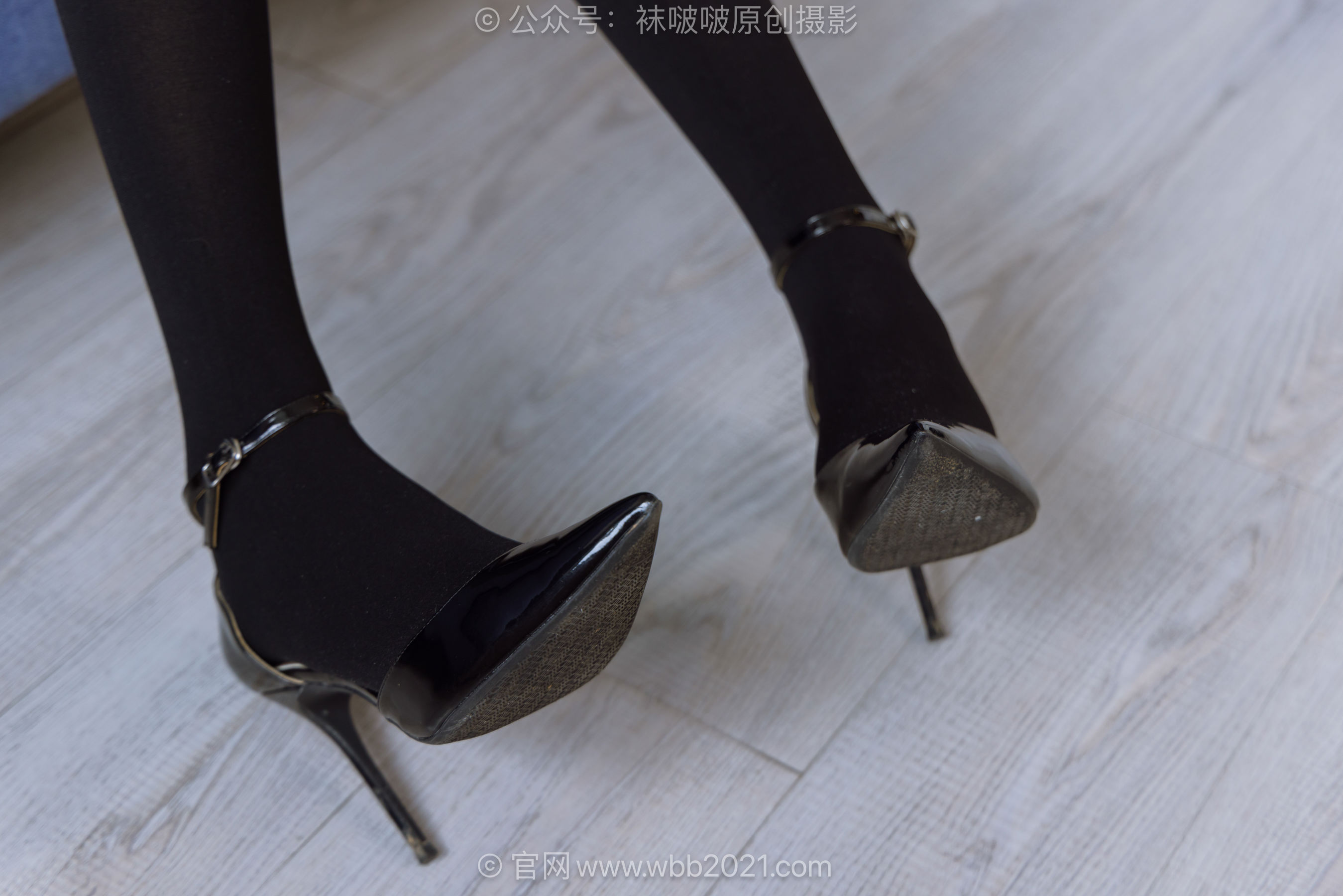 BoBoSocks袜啵啵 No.620 小甜豆 - 高跟鞋、厚黑丝、银行制服/(140P)