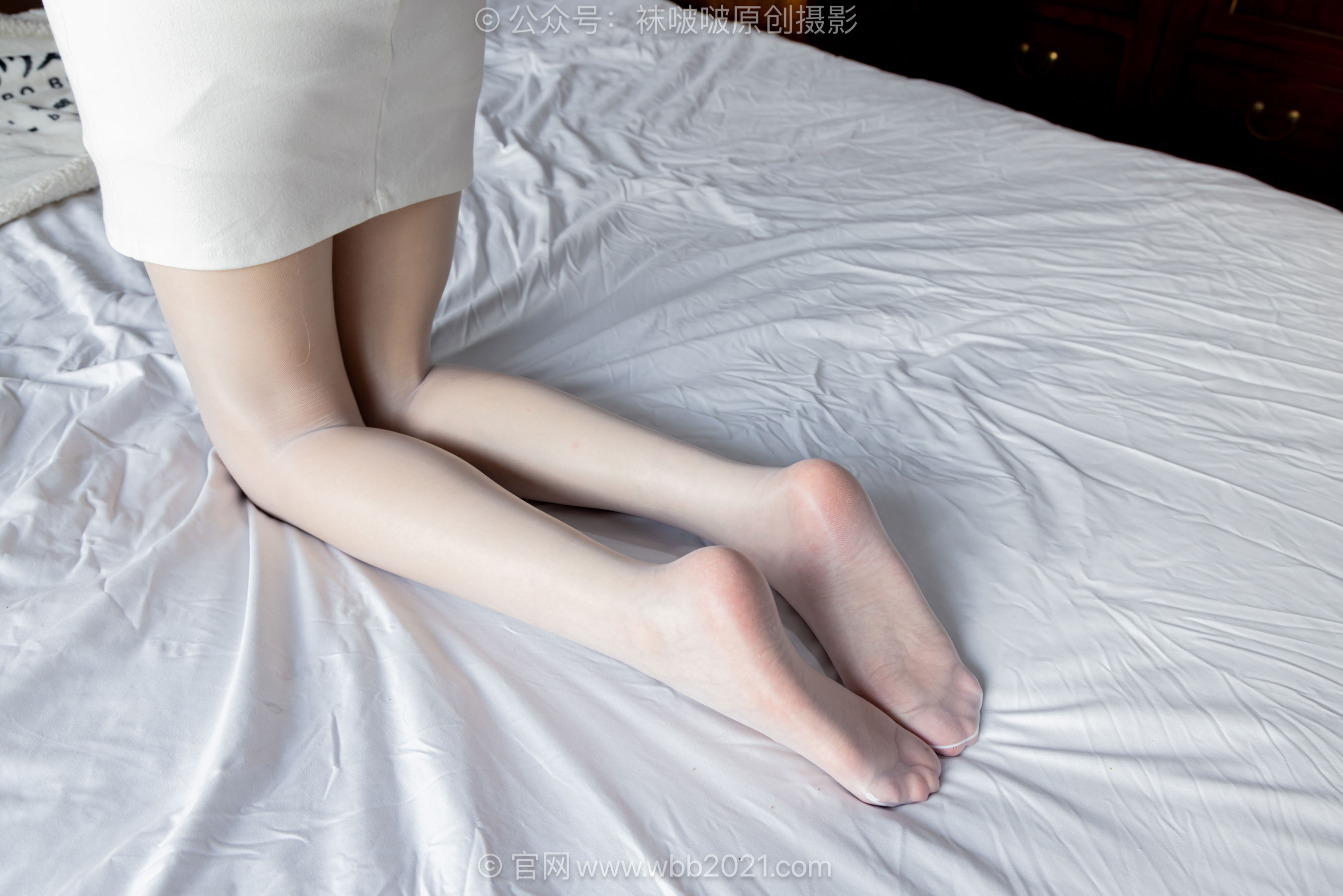 BoBoSocks袜啵啵 No.622 小甜豆 - 高跟鞋、油亮薄白丝、裸足、ol制服/(170P)