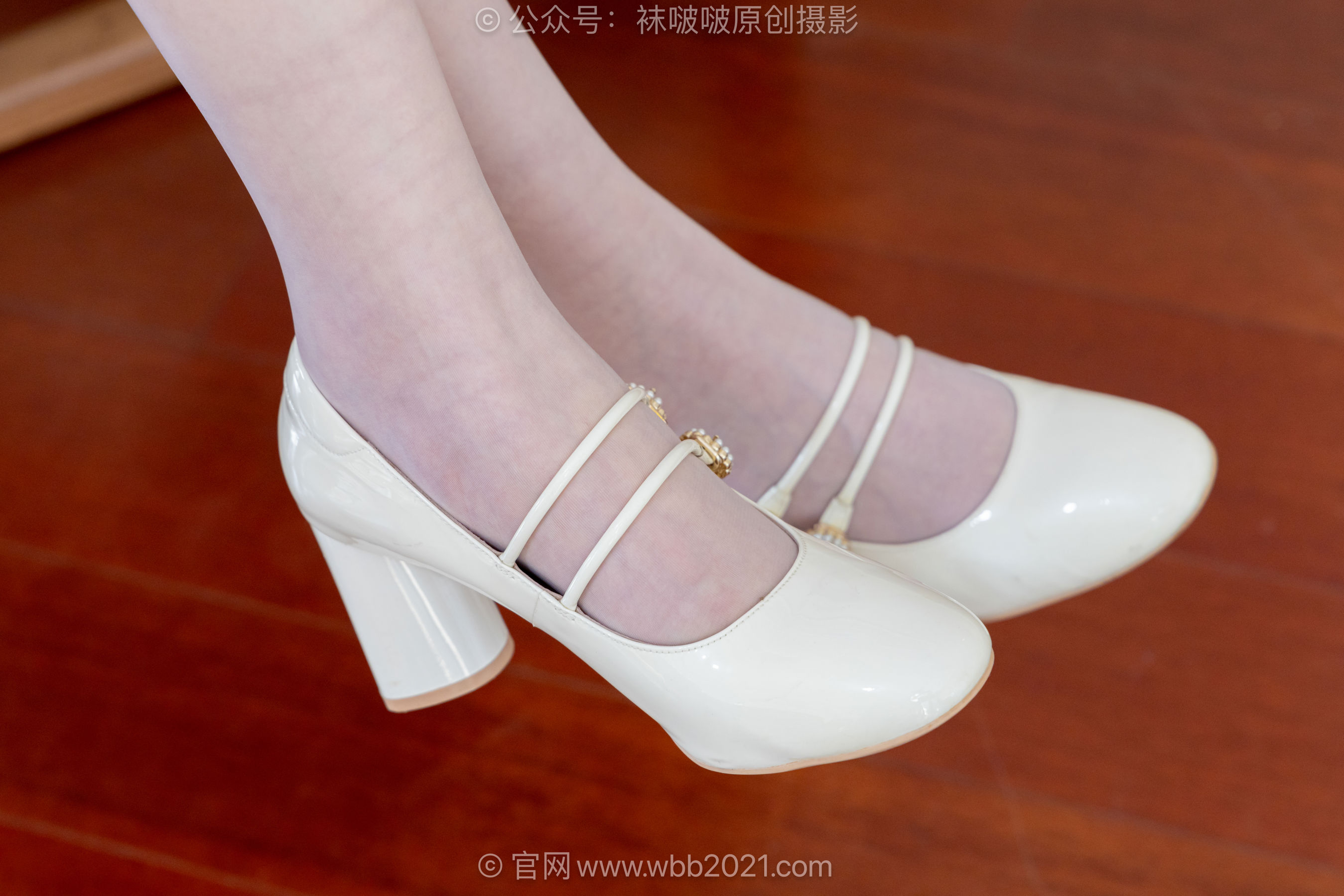 BoBoSocks袜啵啵 No.622 小甜豆 - 高跟鞋、油亮薄白丝、裸足、ol制服/(170P)