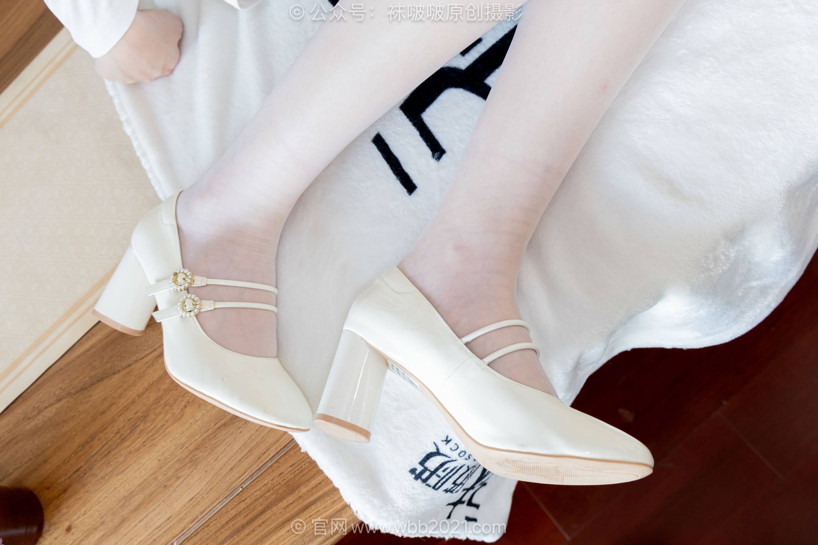 BoBoSocks袜啵啵 No.622 小甜豆 - 高跟鞋、油亮薄白丝、裸足、ol制服/(170P)