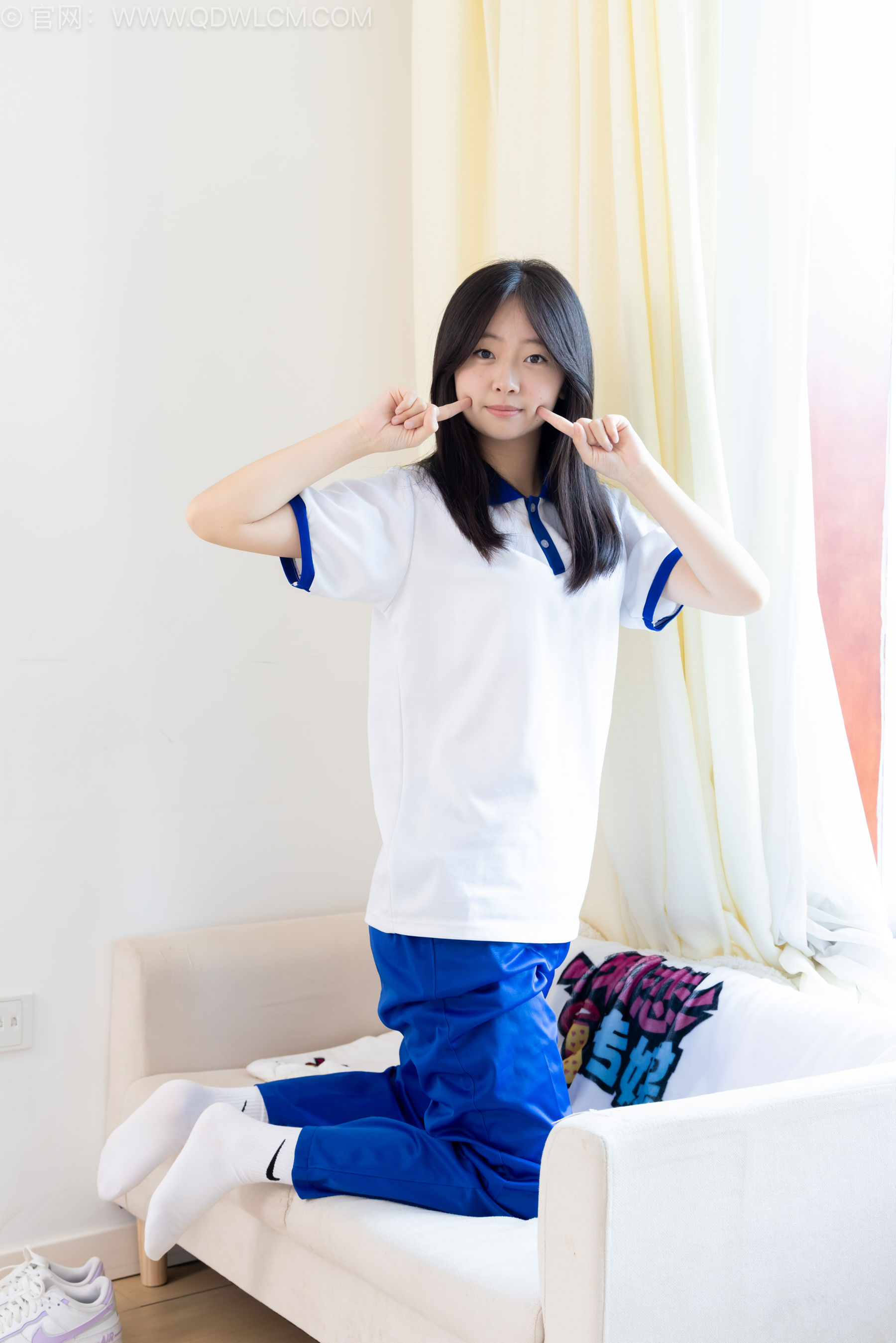 物恋传媒 No.2576 萌萌 - 板鞋、白棉袜、裸足、校服/(153P)
