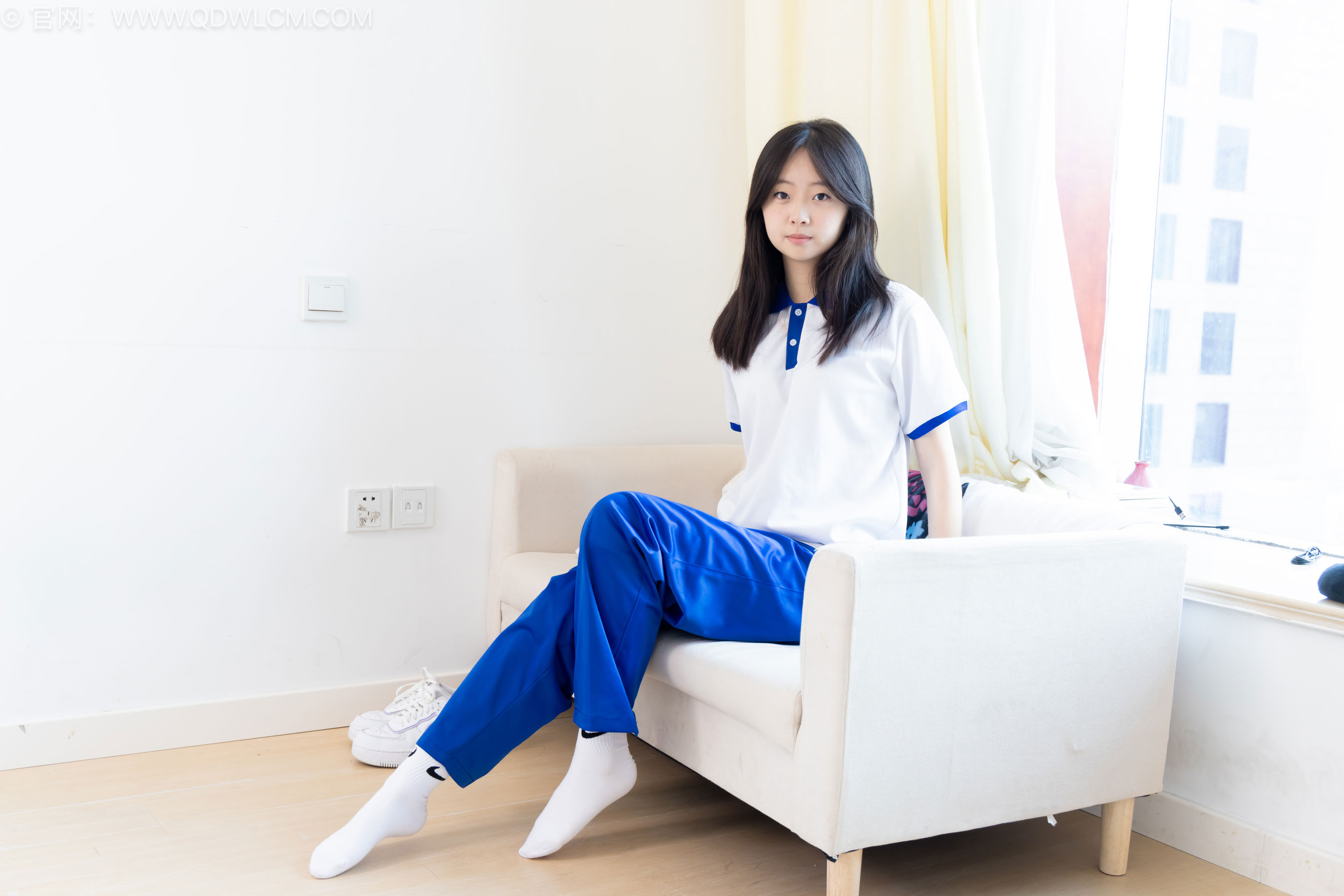 物恋传媒 No.2576 萌萌 - 板鞋、白棉袜、裸足、校服/(153P)