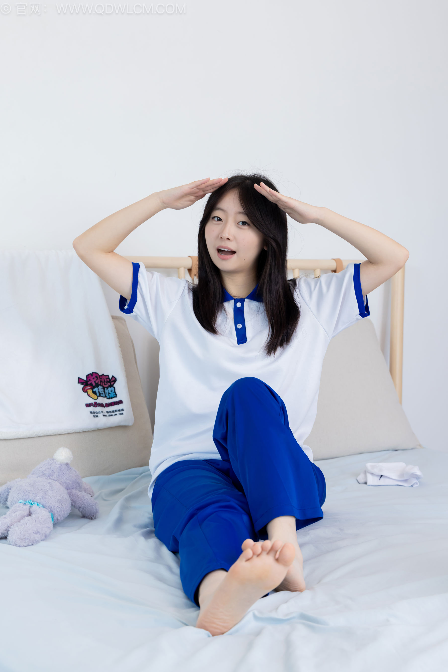 物恋传媒 No.2576 萌萌 - 板鞋、白棉袜、裸足、校服/(153P)