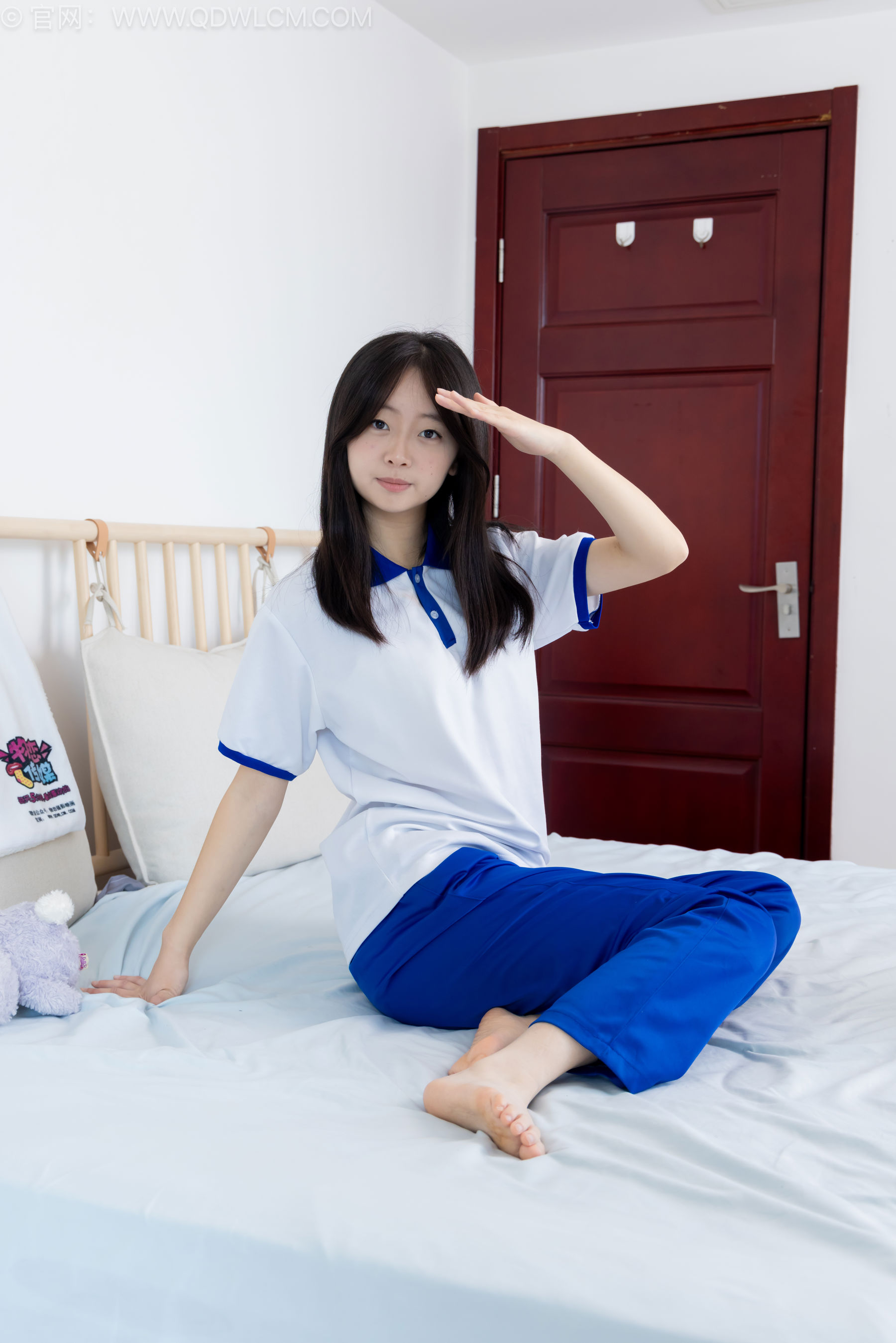 物恋传媒 No.2576 萌萌 - 板鞋、白棉袜、裸足、校服/(153P)