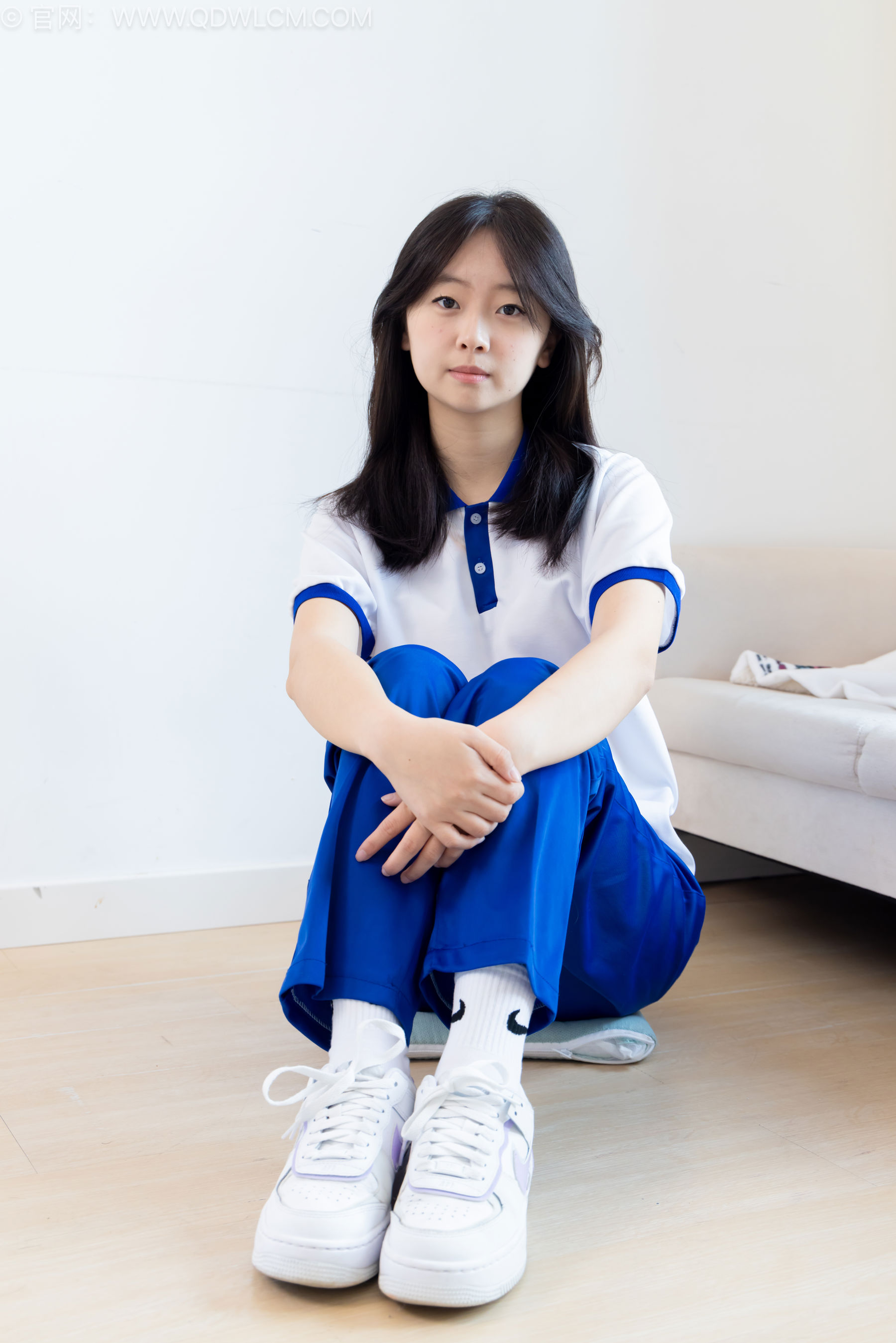 物恋传媒 No.2576 萌萌 - 板鞋、白棉袜、裸足、校服/(153P)