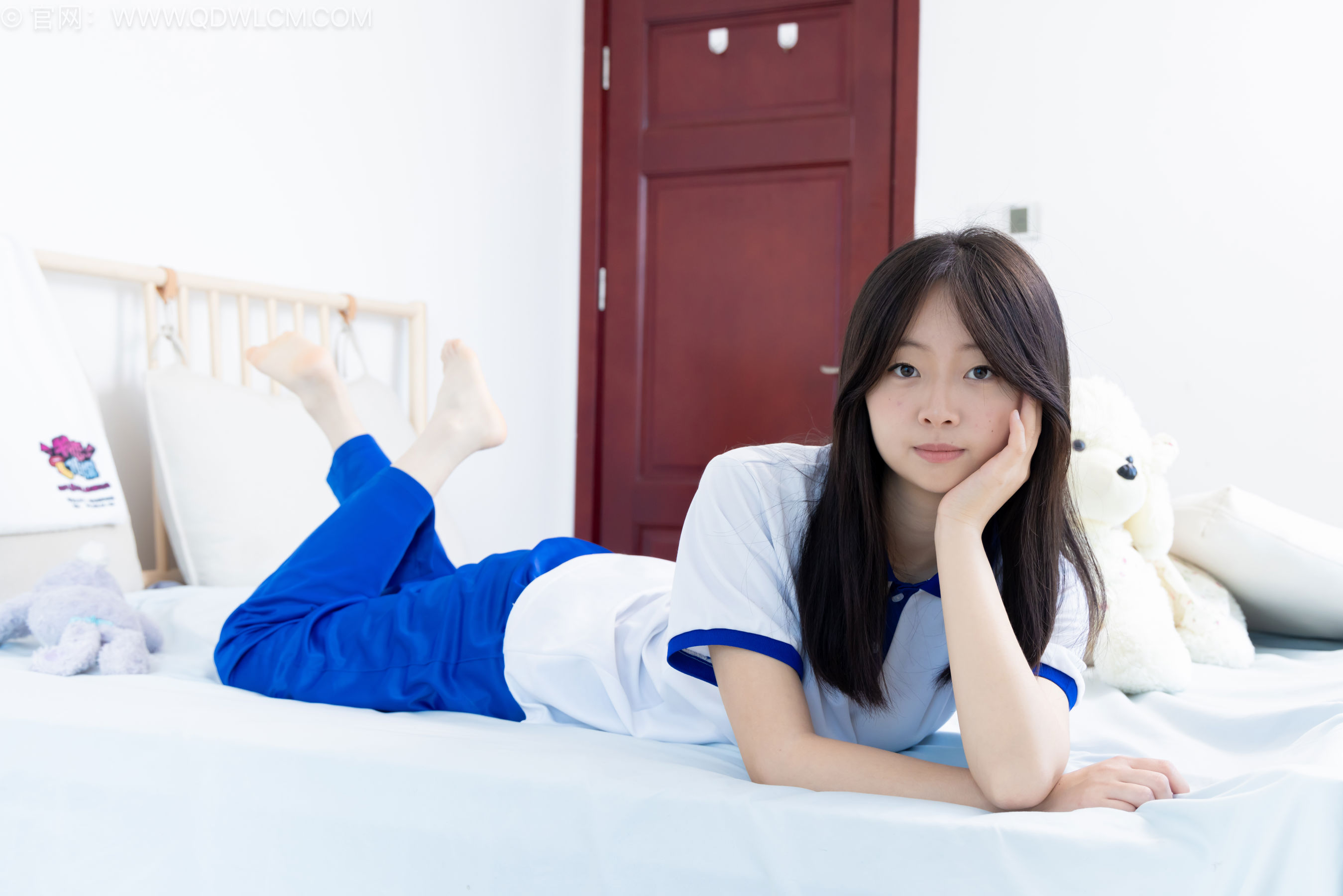 物恋传媒 No.2576 萌萌 - 板鞋、白棉袜、裸足、校服/(153P)