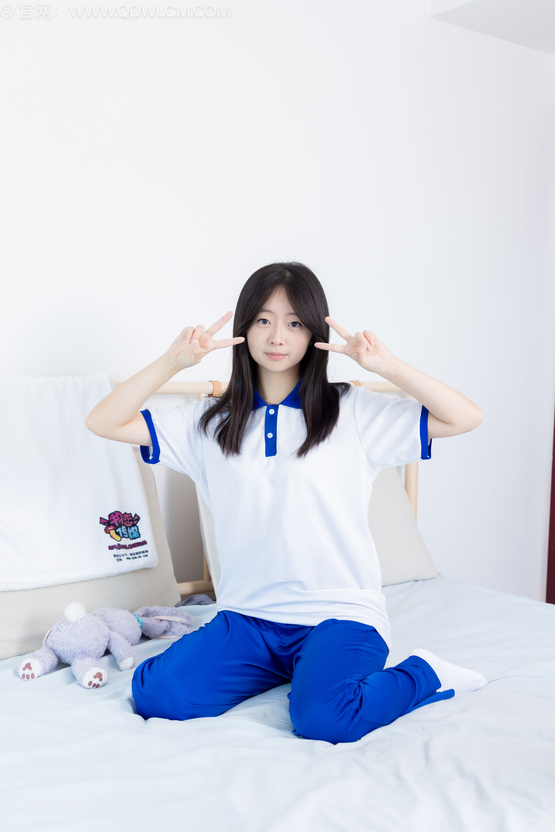 物恋传媒 No.2576 萌萌 - 板鞋、白棉袜、裸足、校服/(153P)