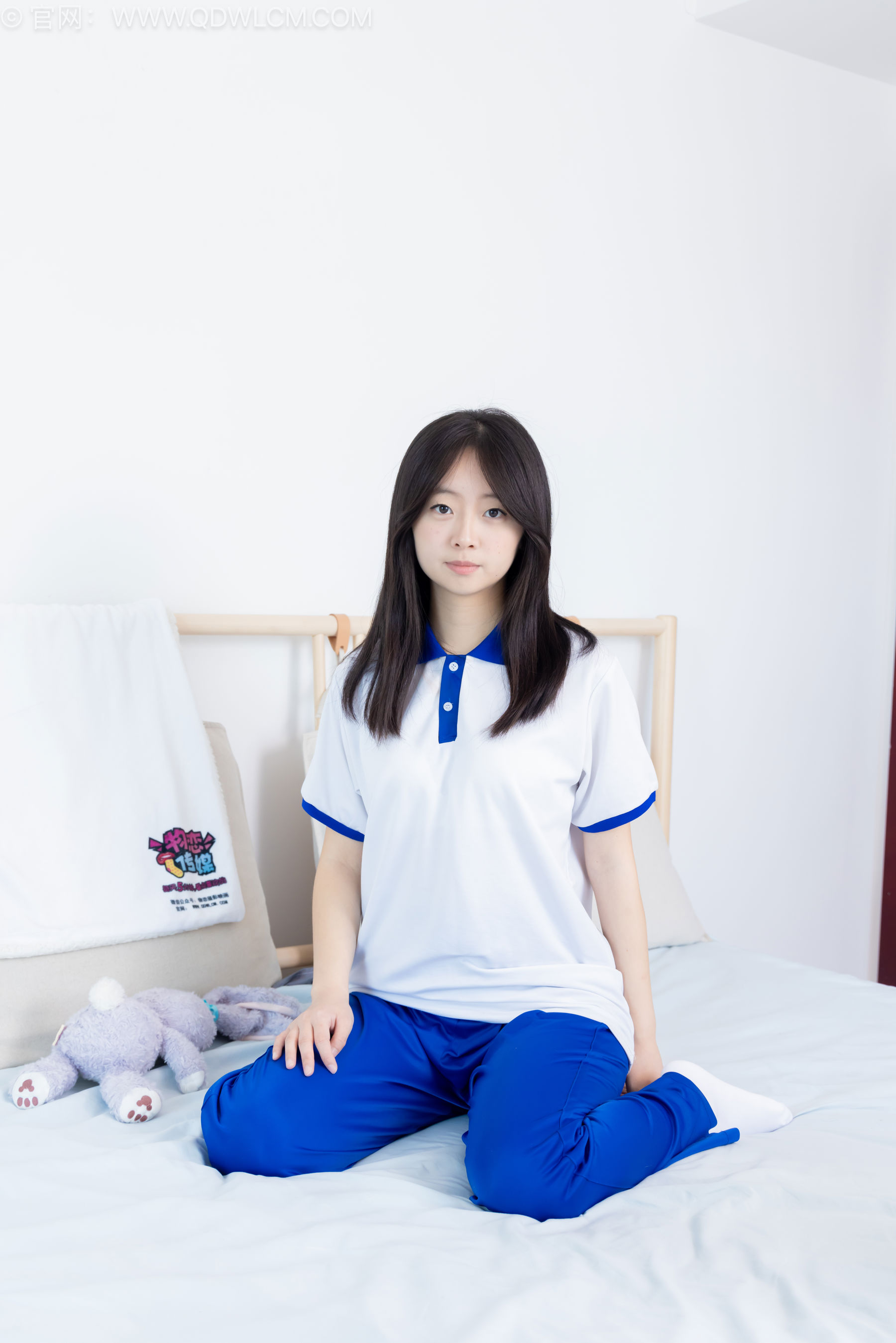 物恋传媒 No.2576 萌萌 - 板鞋、白棉袜、裸足、校服/(153P)