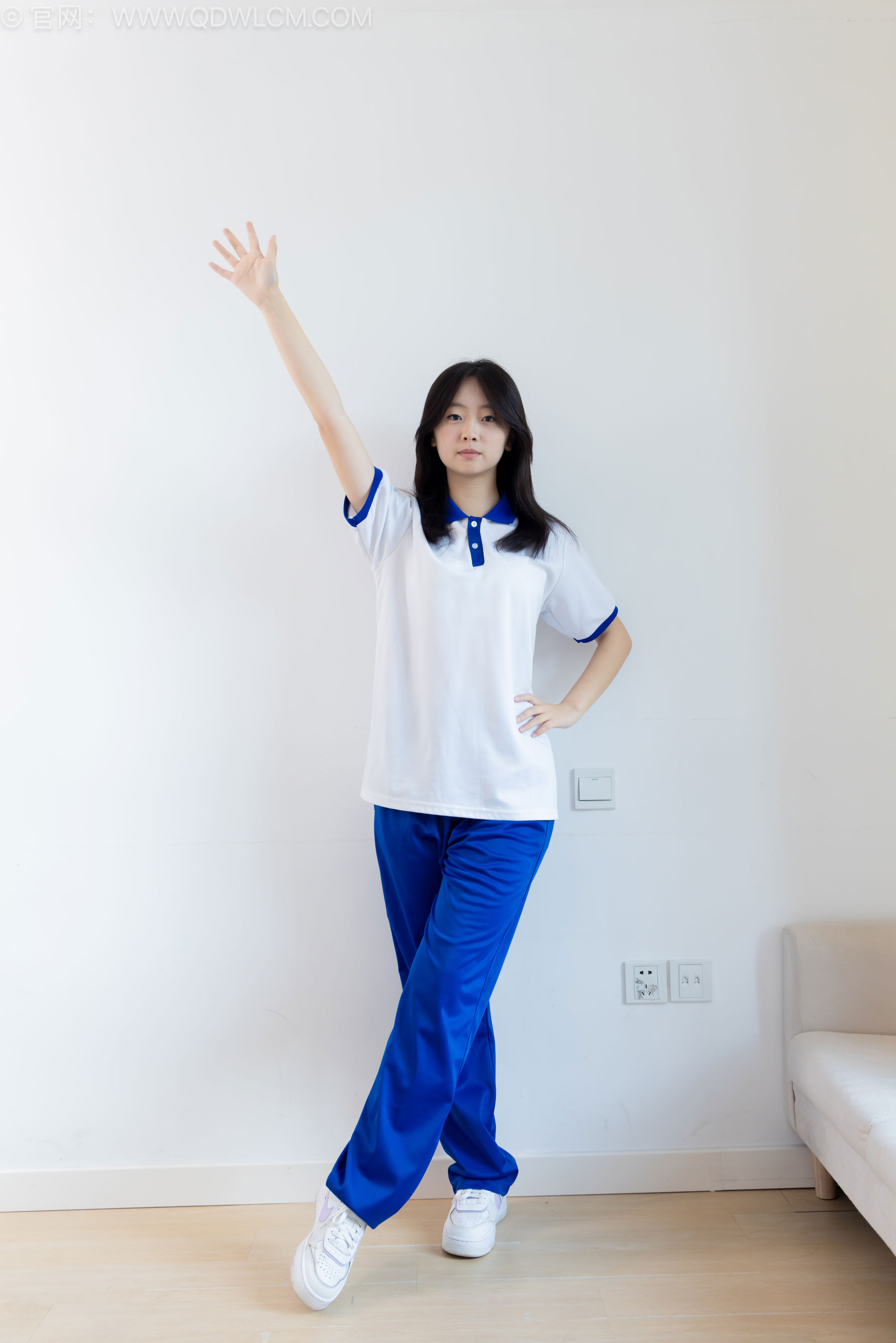 物恋传媒 No.2576 萌萌 - 板鞋、白棉袜、裸足、校服/(153P)