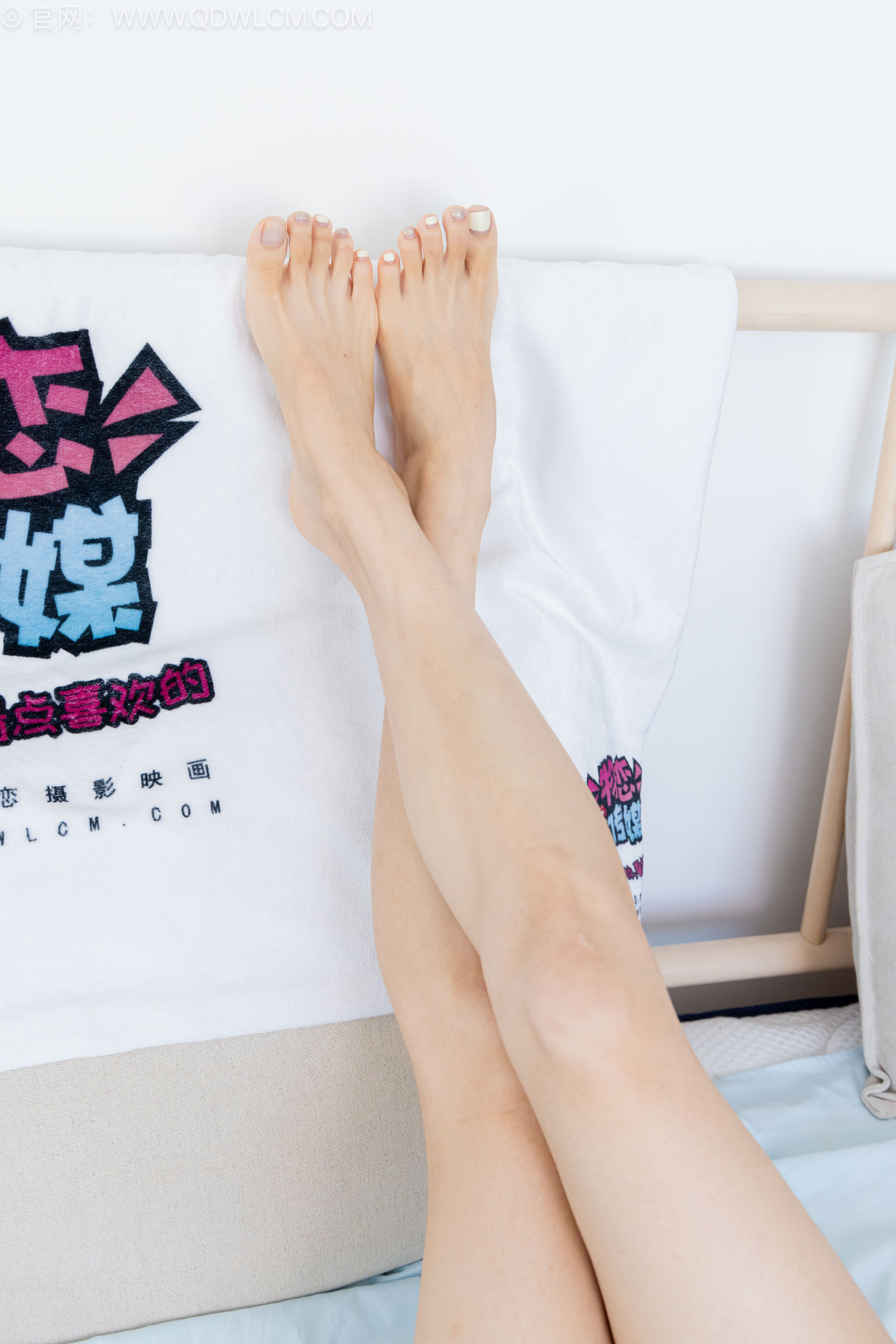 物恋传媒 No.2575 茯苓 - 高跟长靴、白棉袜、裸足/(184P)