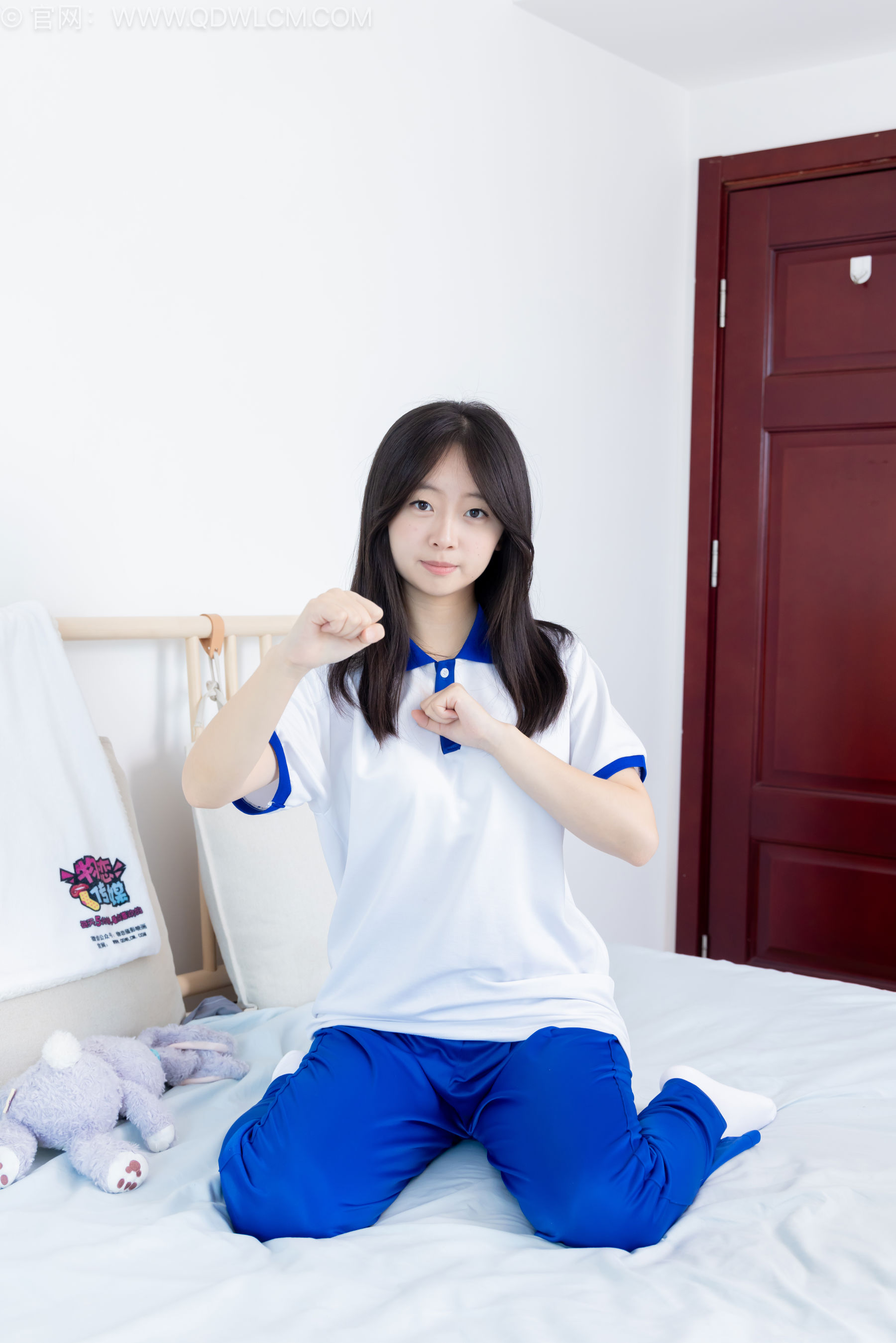 物恋传媒 No.2576 萌萌 - 板鞋、白棉袜、裸足、校服/(153P)