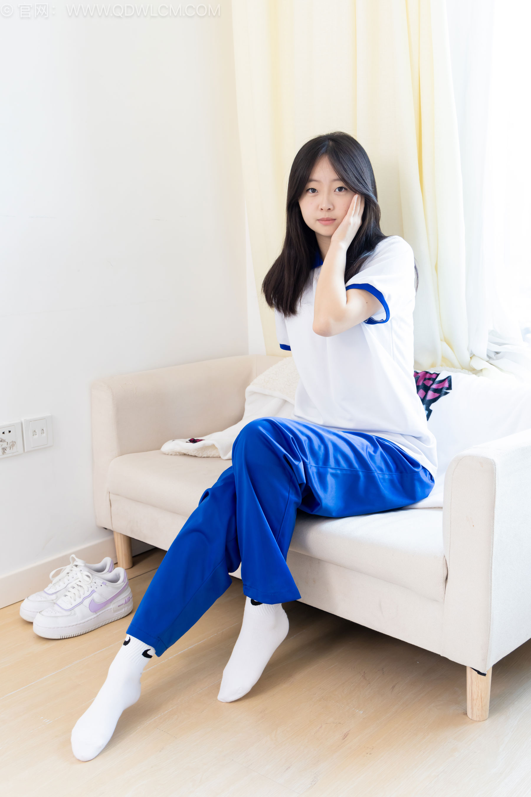 物恋传媒 No.2576 萌萌 - 板鞋、白棉袜、裸足、校服/(153P)