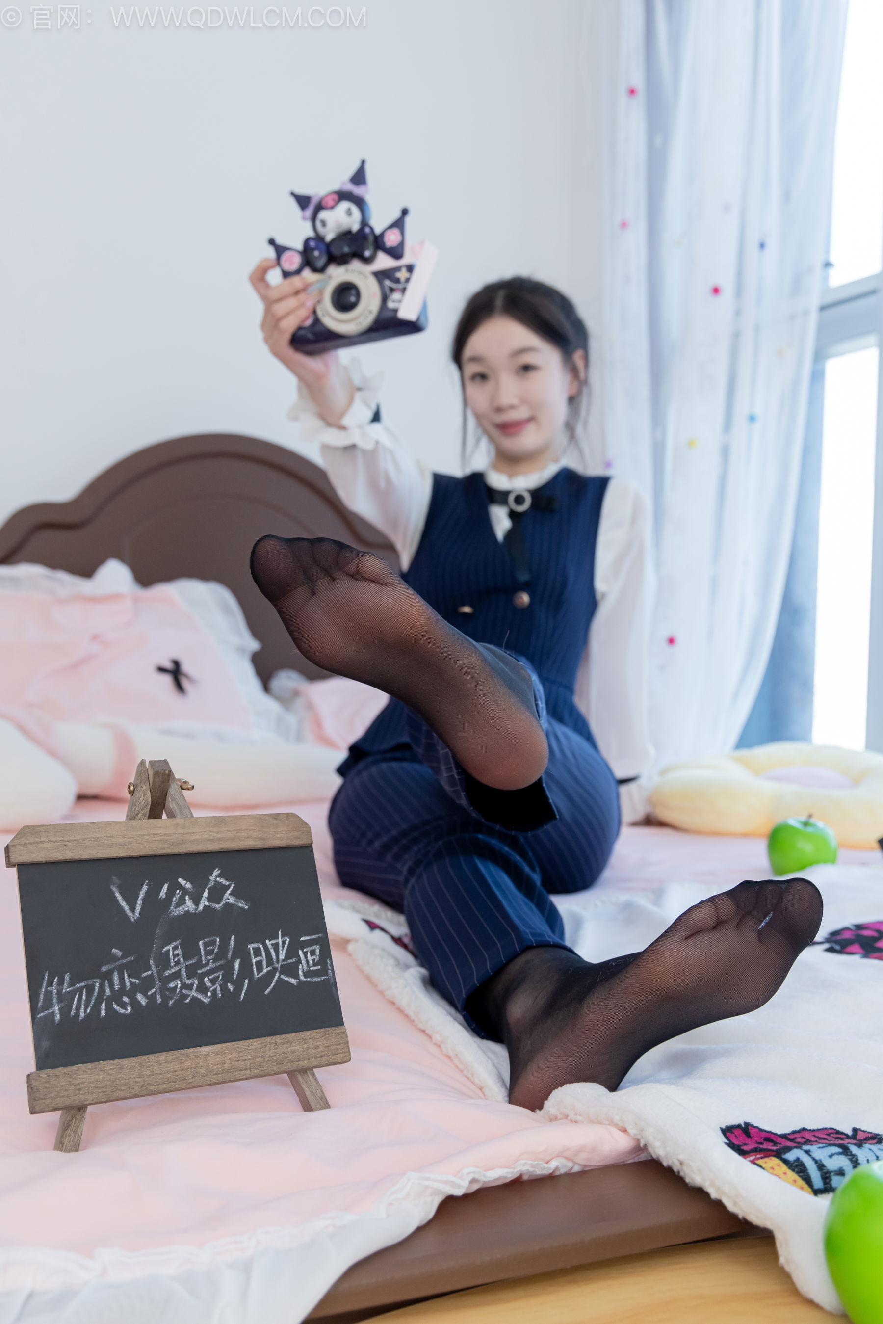 物恋传媒 No.2578 水蜜桃 - 高跟鞋、薄黑丝、银行制服、裤里丝/(157P)