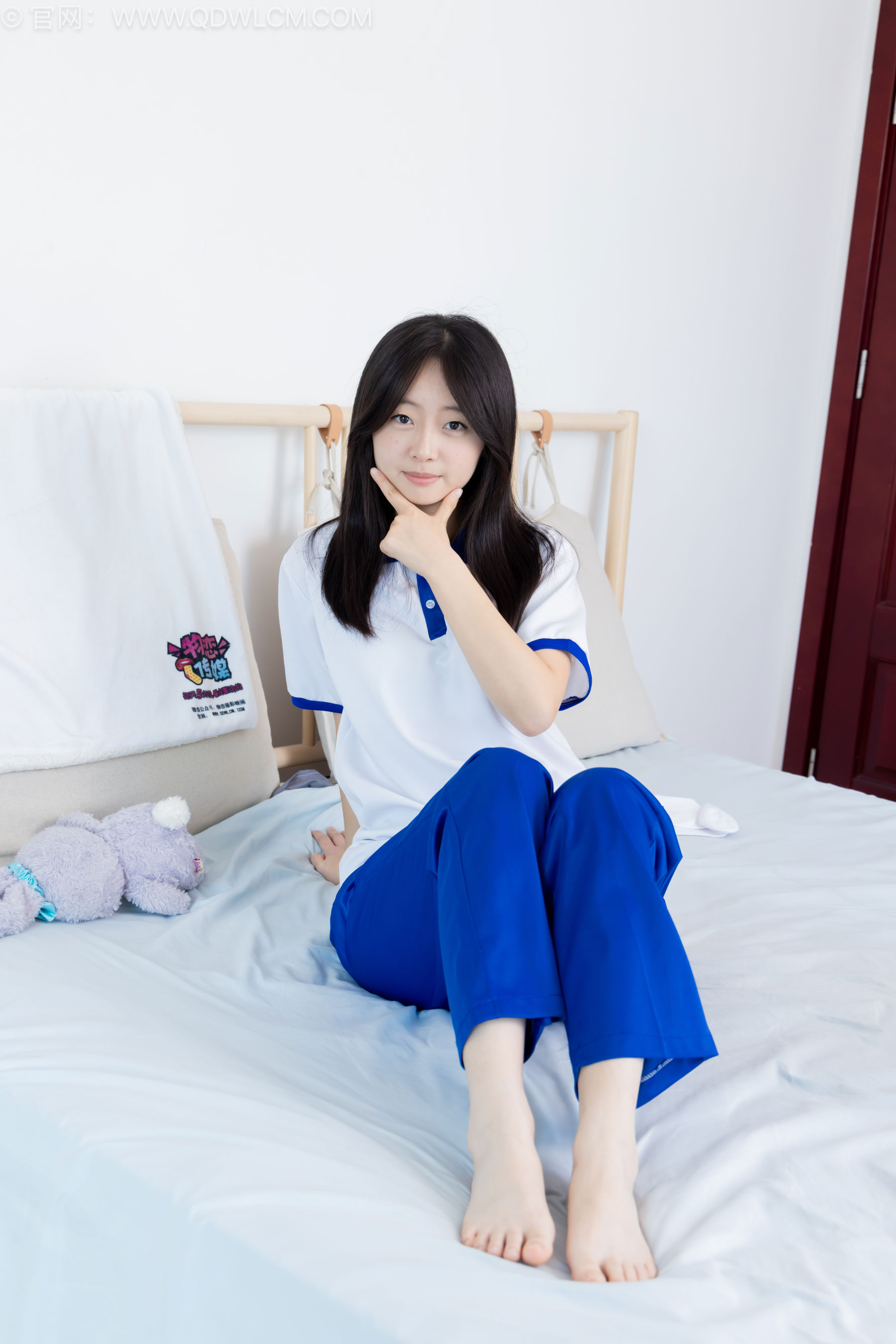 物恋传媒 No.2576 萌萌 - 板鞋、白棉袜、裸足、校服/(153P)