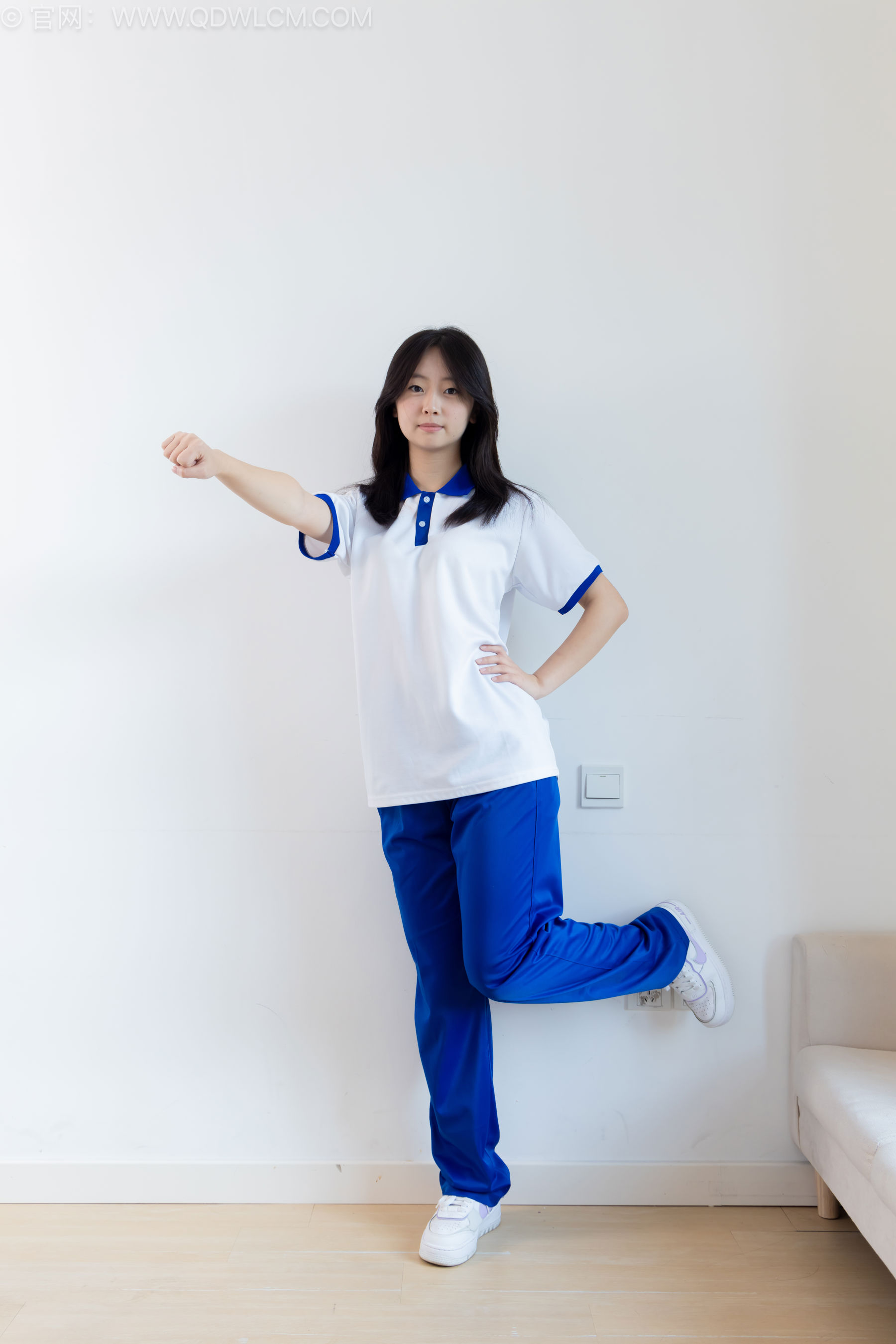物恋传媒 No.2576 萌萌 - 板鞋、白棉袜、裸足、校服/(153P)