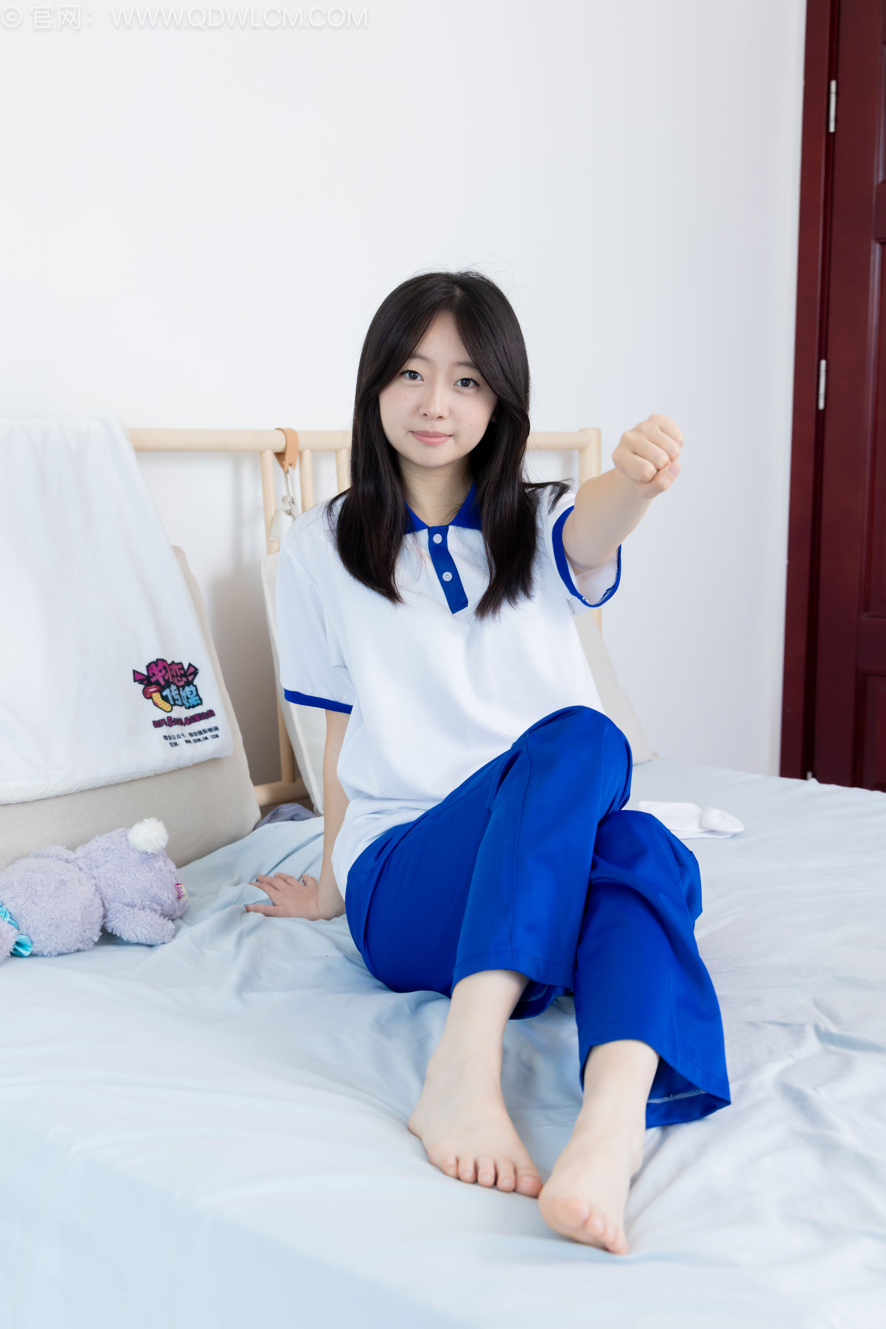 物恋传媒 No.2576 萌萌 - 板鞋、白棉袜、裸足、校服/(153P)
