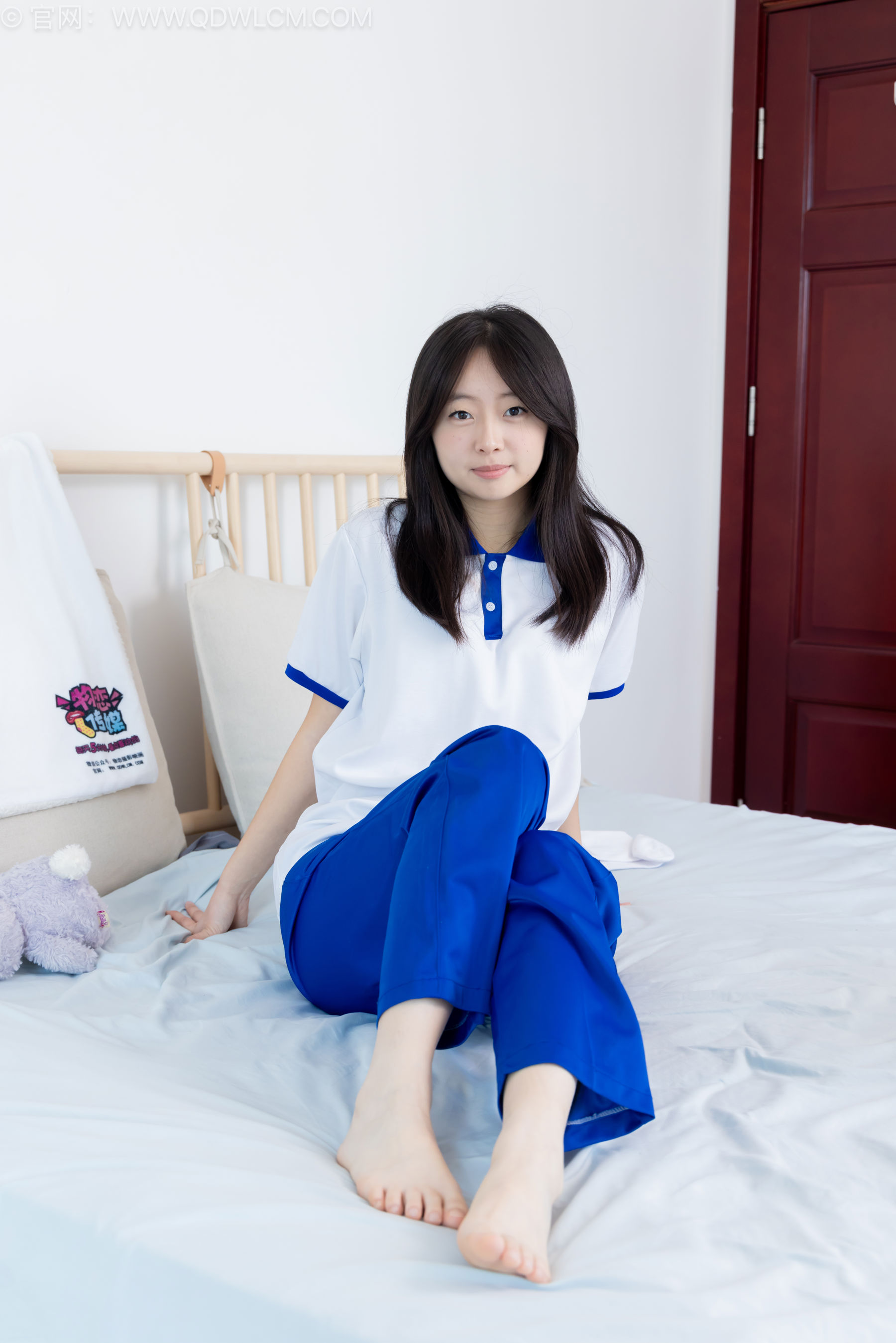 物恋传媒 No.2576 萌萌 - 板鞋、白棉袜、裸足、校服/(153P)
