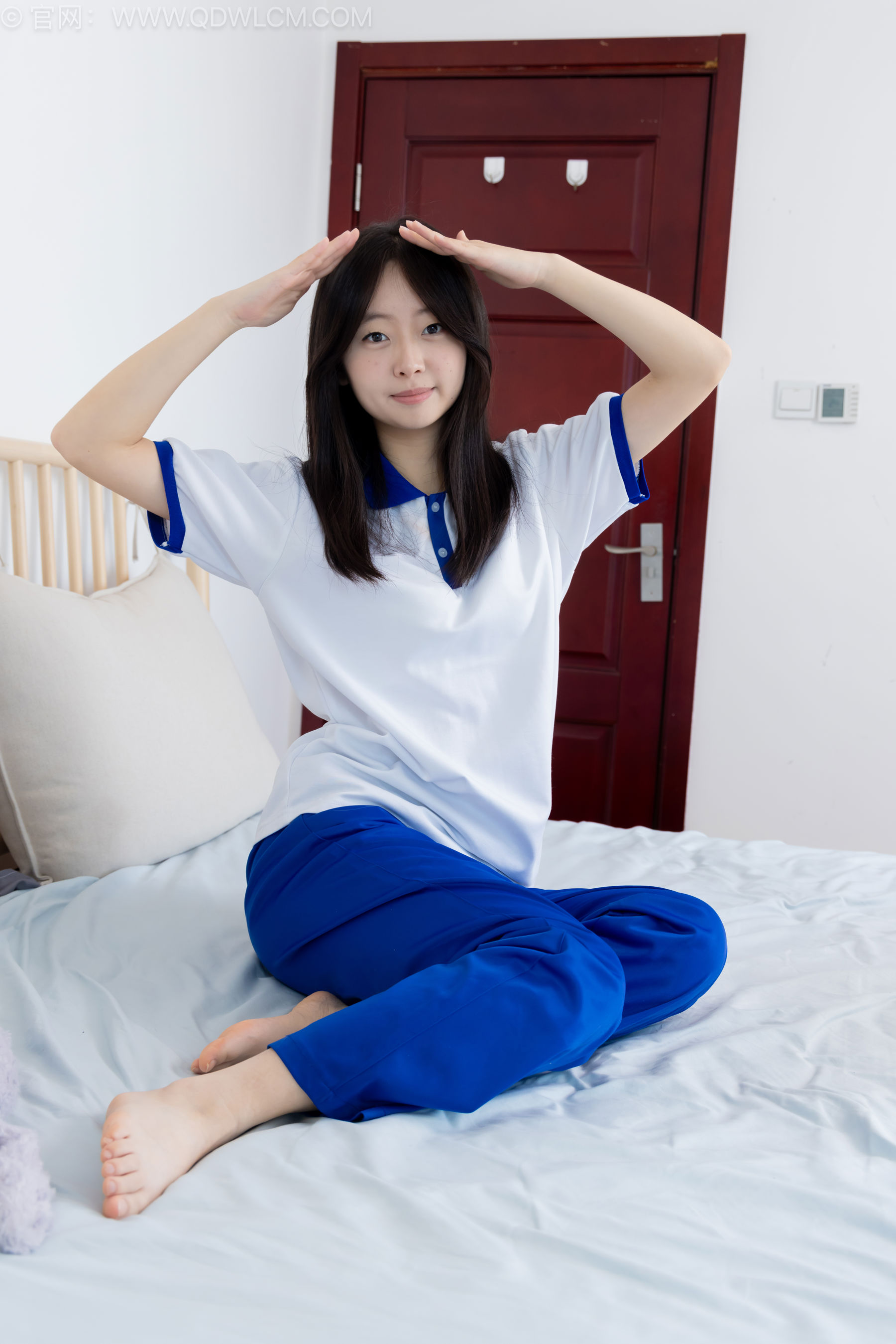 物恋传媒 No.2576 萌萌 - 板鞋、白棉袜、裸足、校服/(153P)
