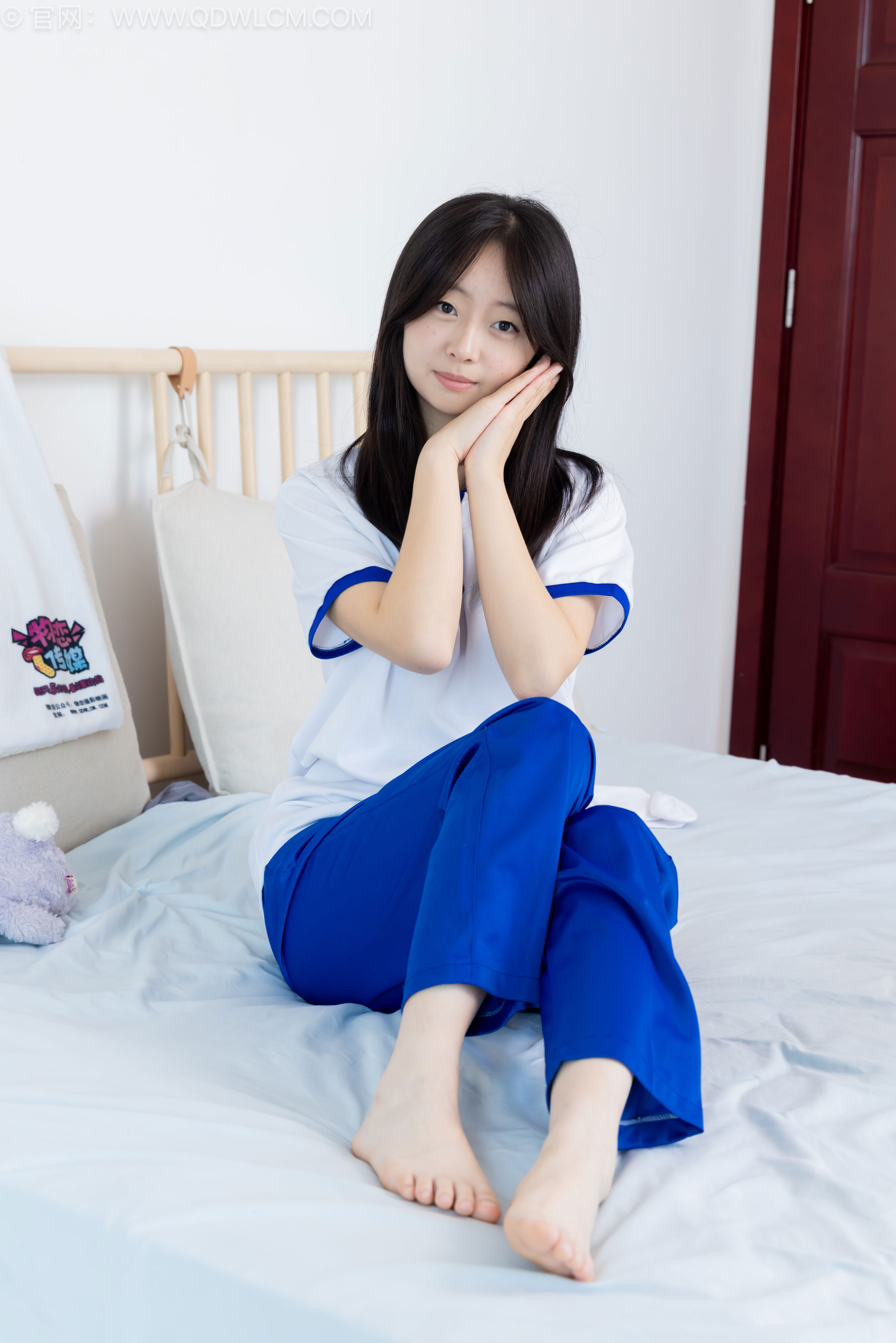 物恋传媒 No.2576 萌萌 - 板鞋、白棉袜、裸足、校服/(153P)