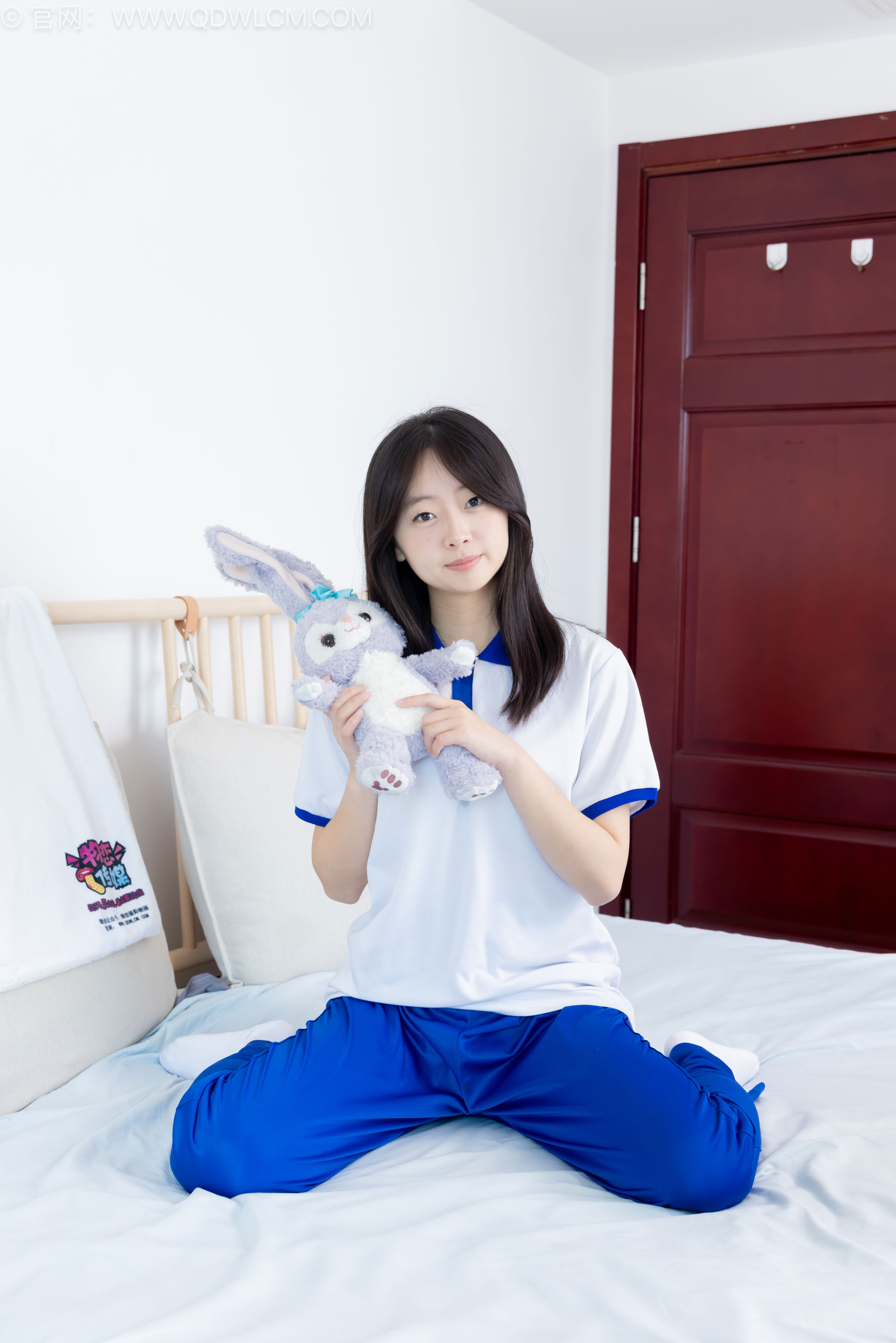 物恋传媒 No.2576 萌萌 - 板鞋、白棉袜、裸足、校服/(153P)
