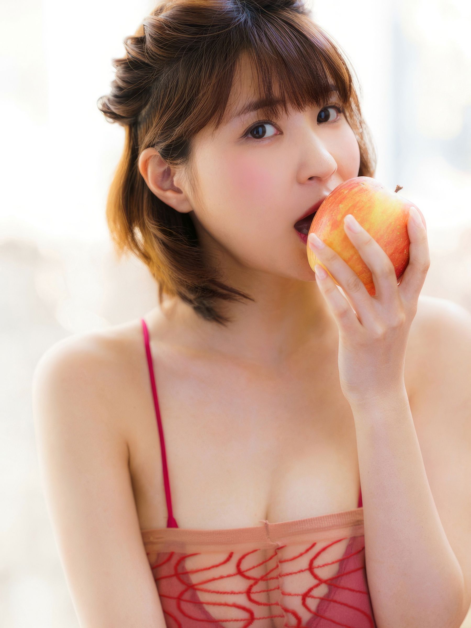 岸明日香 - DX  揺れるG捜査線！/(100P)