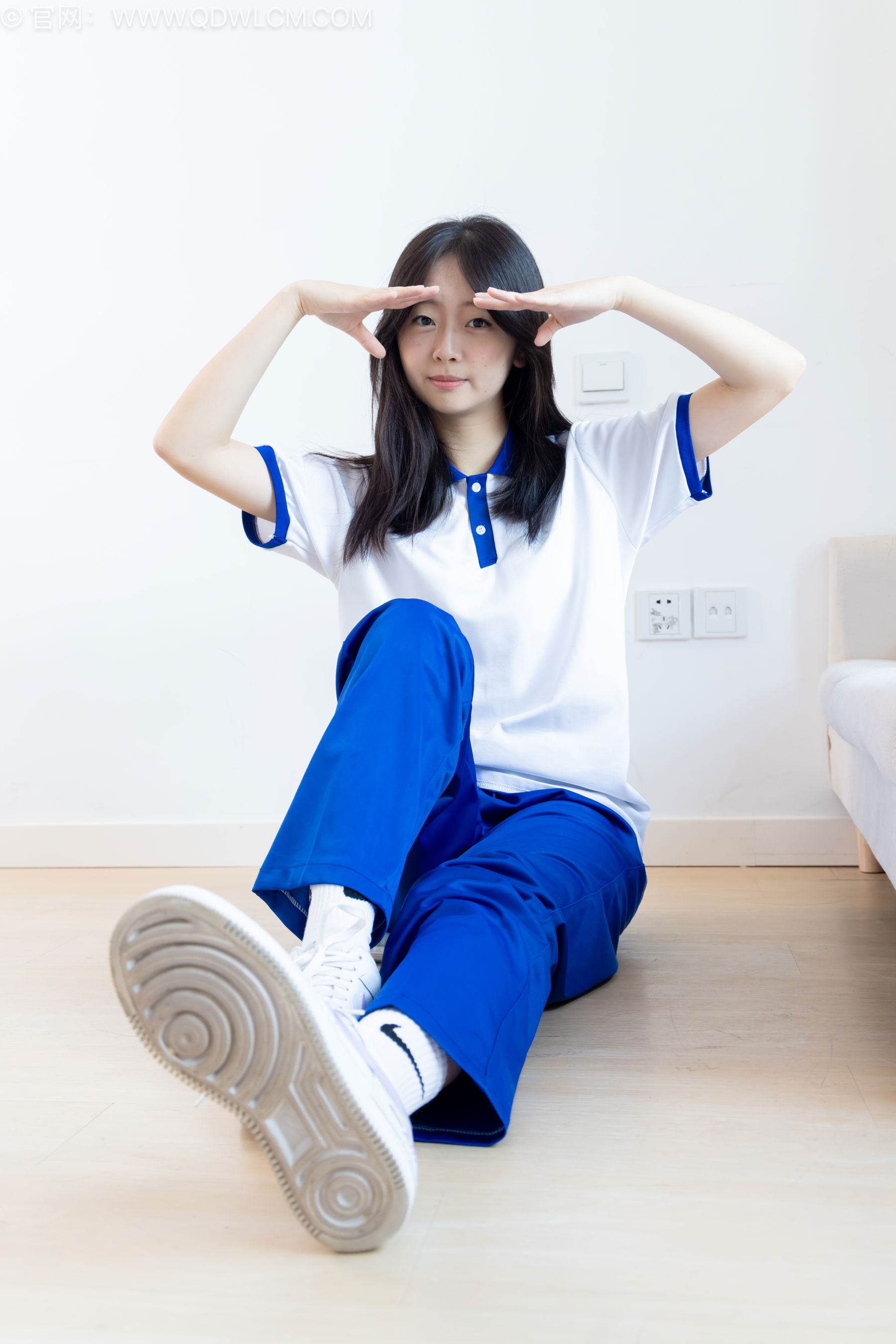 物恋传媒 No.2576 萌萌 - 板鞋、白棉袜、裸足、校服/(153P)